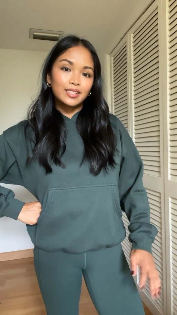 Meant to say **cold weather leggings! Wearing an XS bottoms and Small hoodie. Comes in many other colors.

#LTKActive #LTKSeasonal #LTKFitness