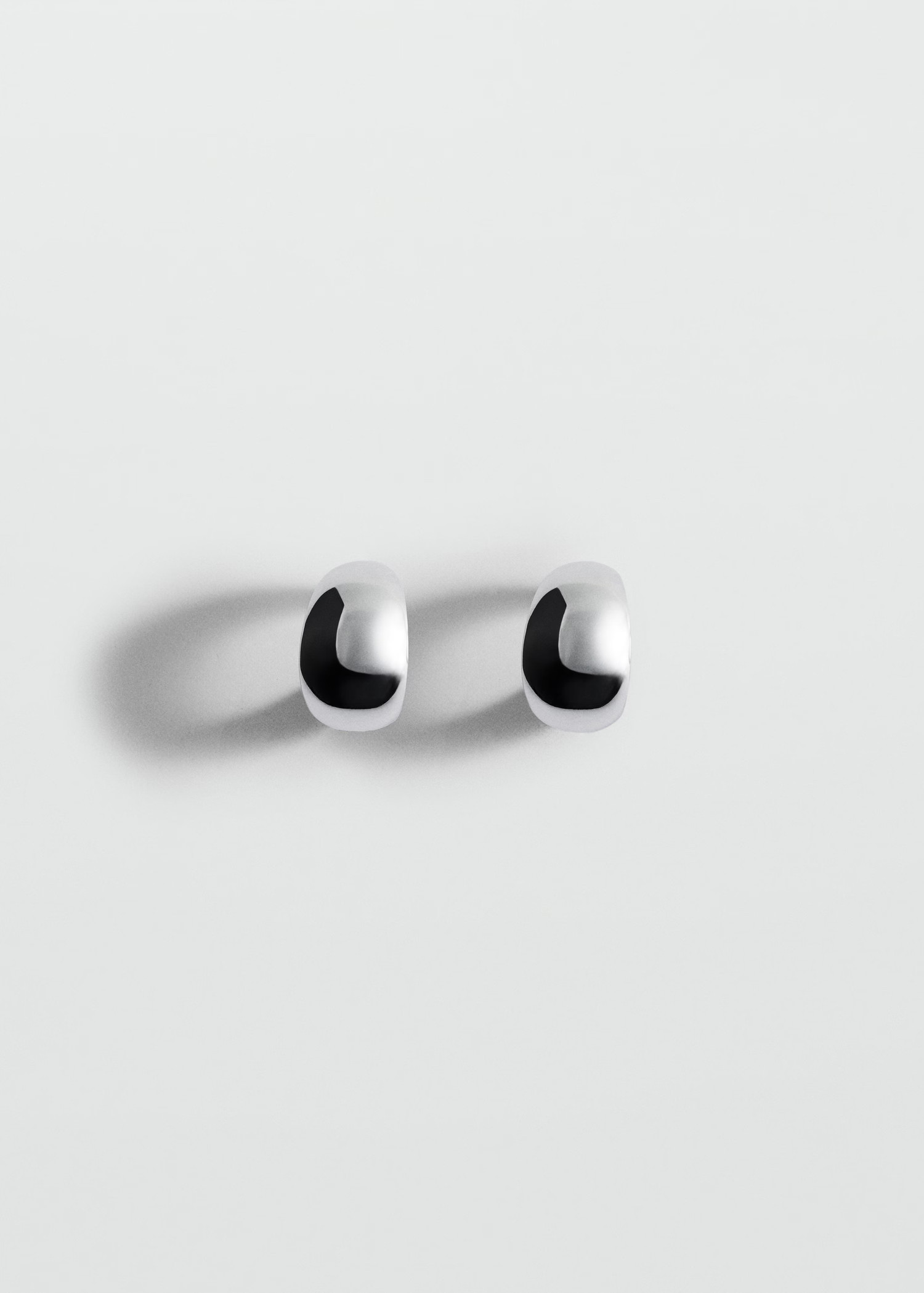 Volume hoop earrings - Women | MANGO United Kingdom | MANGO (UK)