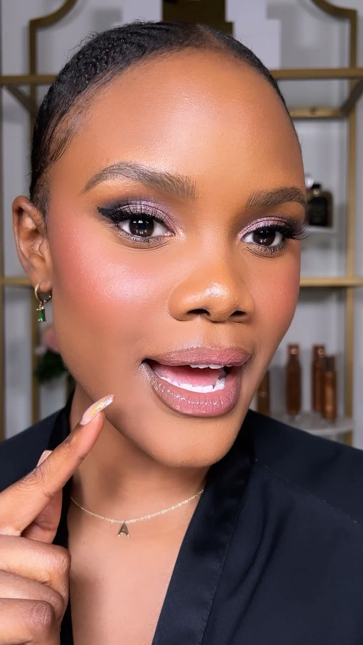 I discovered an awesome technique to prevent those annoying laugh lines or smile lines when doing your makeup. It's all about creating the perfect makeup base before applying your foundation. Trust me, it makes a huge difference! 👌  Give it a try and let me know how it works for you! 💕✨#beauty #makeup#MakeupTips #laughlines 

#LTKbeauty