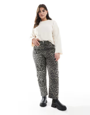New Look Curve Hannah straight leg jean in leopard print | ASOS (Global)