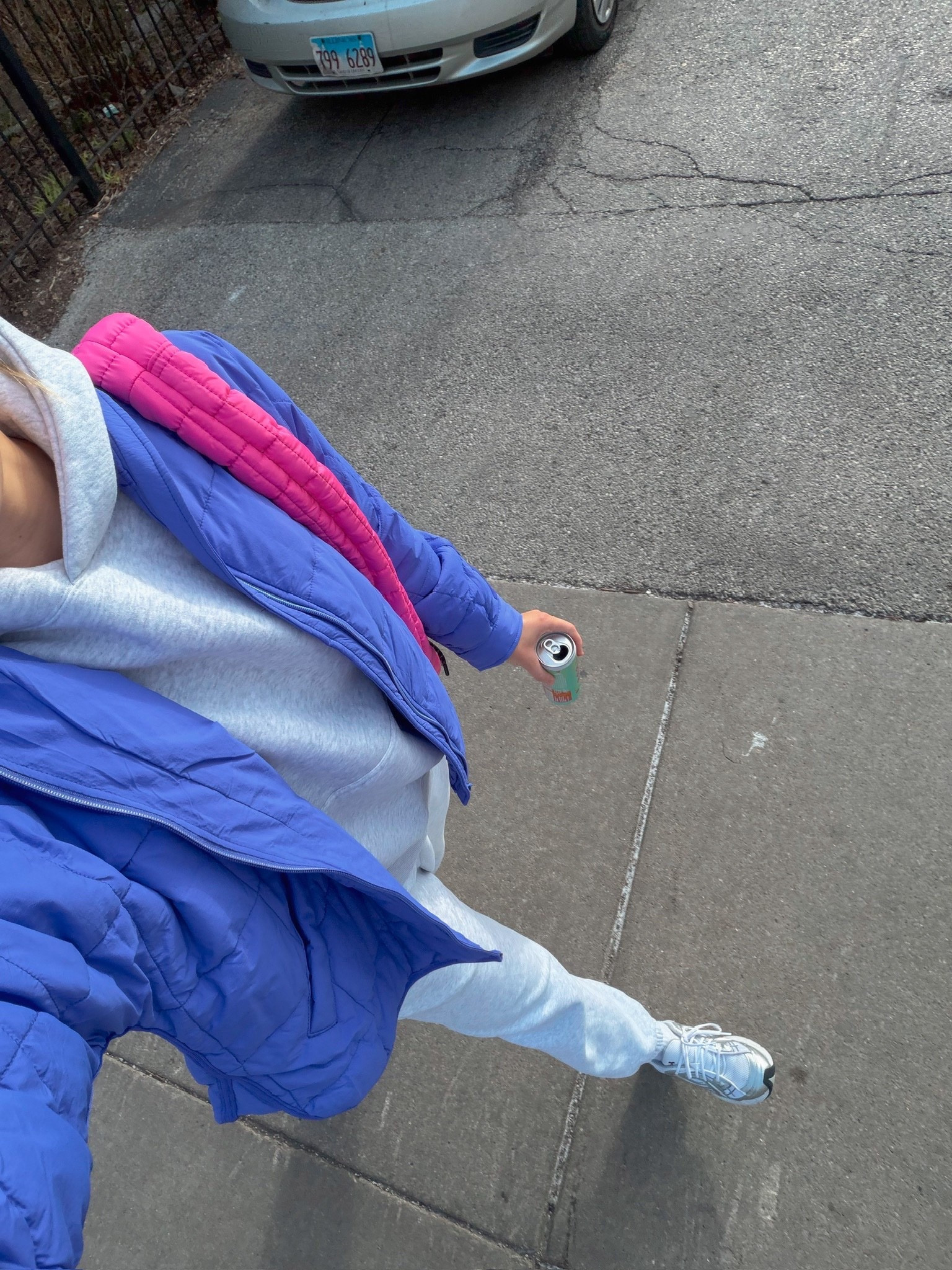 Walking fit of the day 💙💗 taking it easy since my hips are still bothering me! 

#LTKfitnessgoals #LTKActive #LTKootd