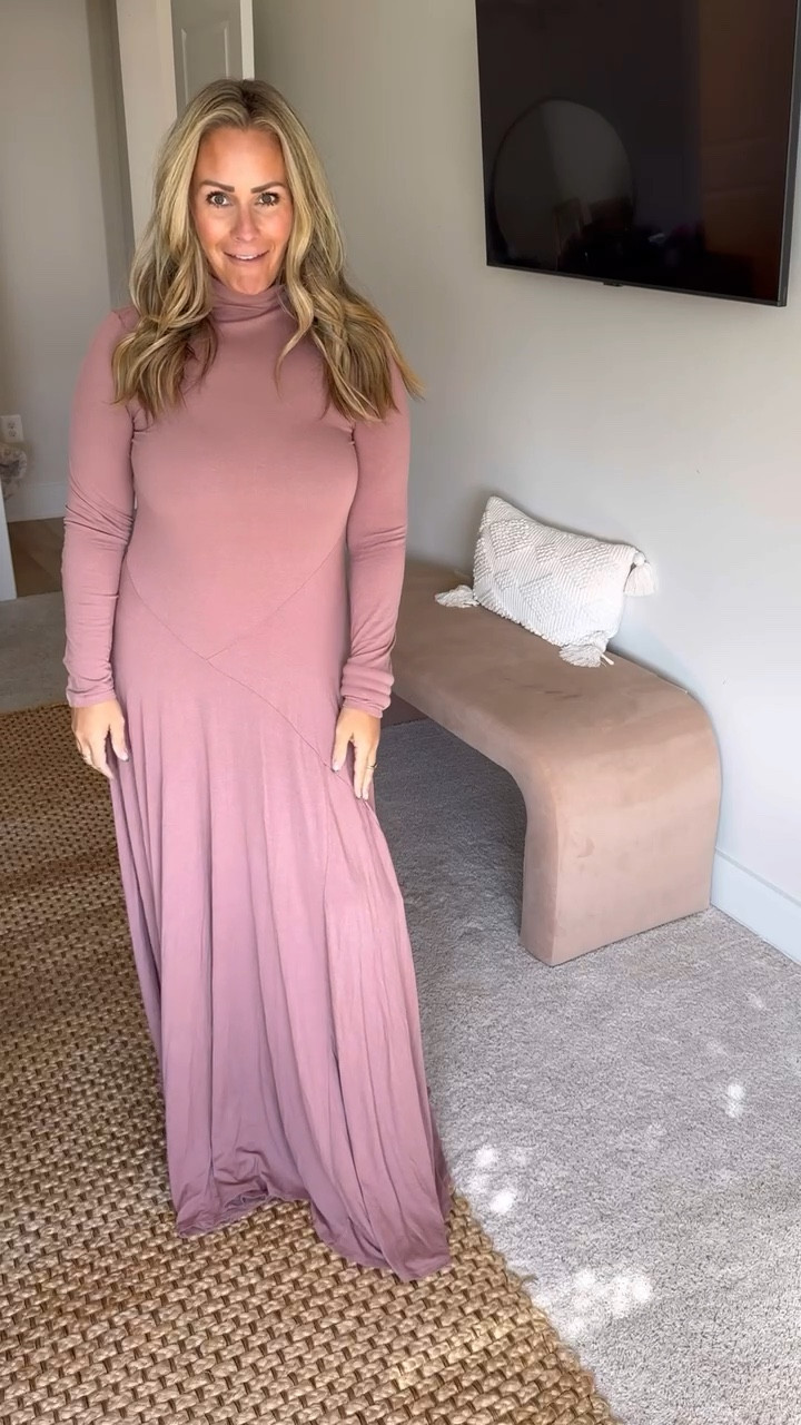 This mauve maxi dress is an A-line, slim silhouette with a dropped waist! It comes in sizes XS through XL. The flowy skirt and mock neckline are the perfect combination! You can also find this slim maxi dress in black, chocolate, or silver. 🤍 The ferngully green maxi dress has puffed sleeves and a crew neckline. The vibrant color is stunning in person. It also comes in purple, blue, cream and black. Sizes also range from XS to XL! These midsize-approved maxi dresses would be perfect for fall family photos, holiday parties, Thanksgiving or Christmas!

#midsize #midsizefreepeople #petitedress #appleshape #freepeople

#LTKSeasonal #LTKmidsize #LTKstyletip