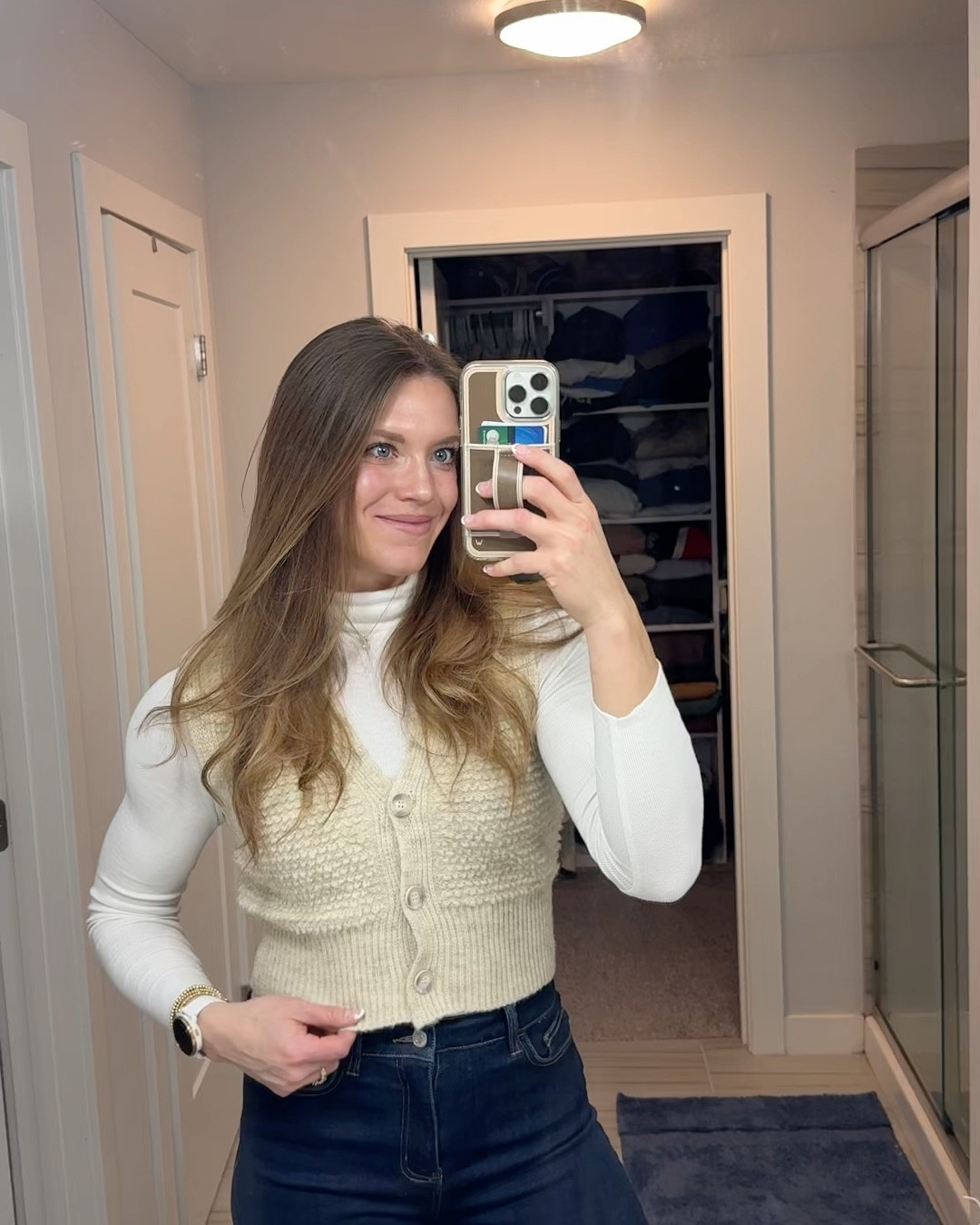 these are actually the most comfy pair of jeans I’ve ever put on my body 🙌 super stretchy - I actually sized down 1 size to a 27!!

#LTKGiftGuide #LTKTall #LTKFindsUnder100