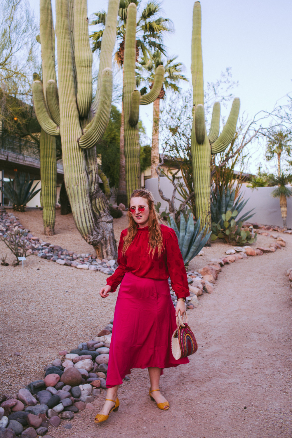 serving curves & confidence in the desert heat ❤️‍🔥 #midsizefashion #valentineslook #desertvibes 

 #LTKMidsize #LTKFindsUnder100 #LTKStyleTip