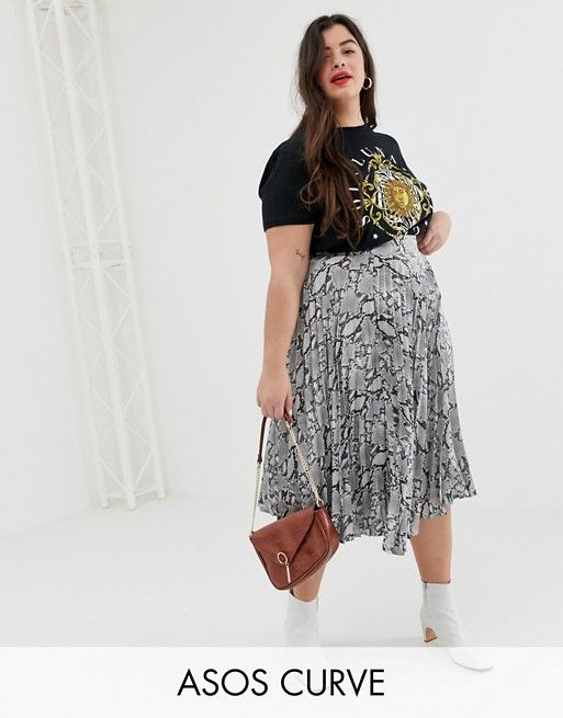 New Look Curve pleated satin midi skirt in gray snake print | ASOS US