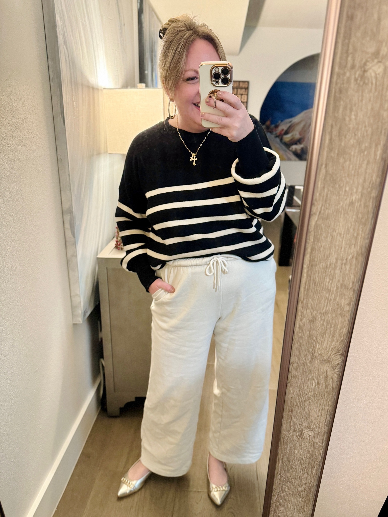 Medium in sweater & pants 

#LTKfindsunder50 #LTKstyletip #LTKmidsize