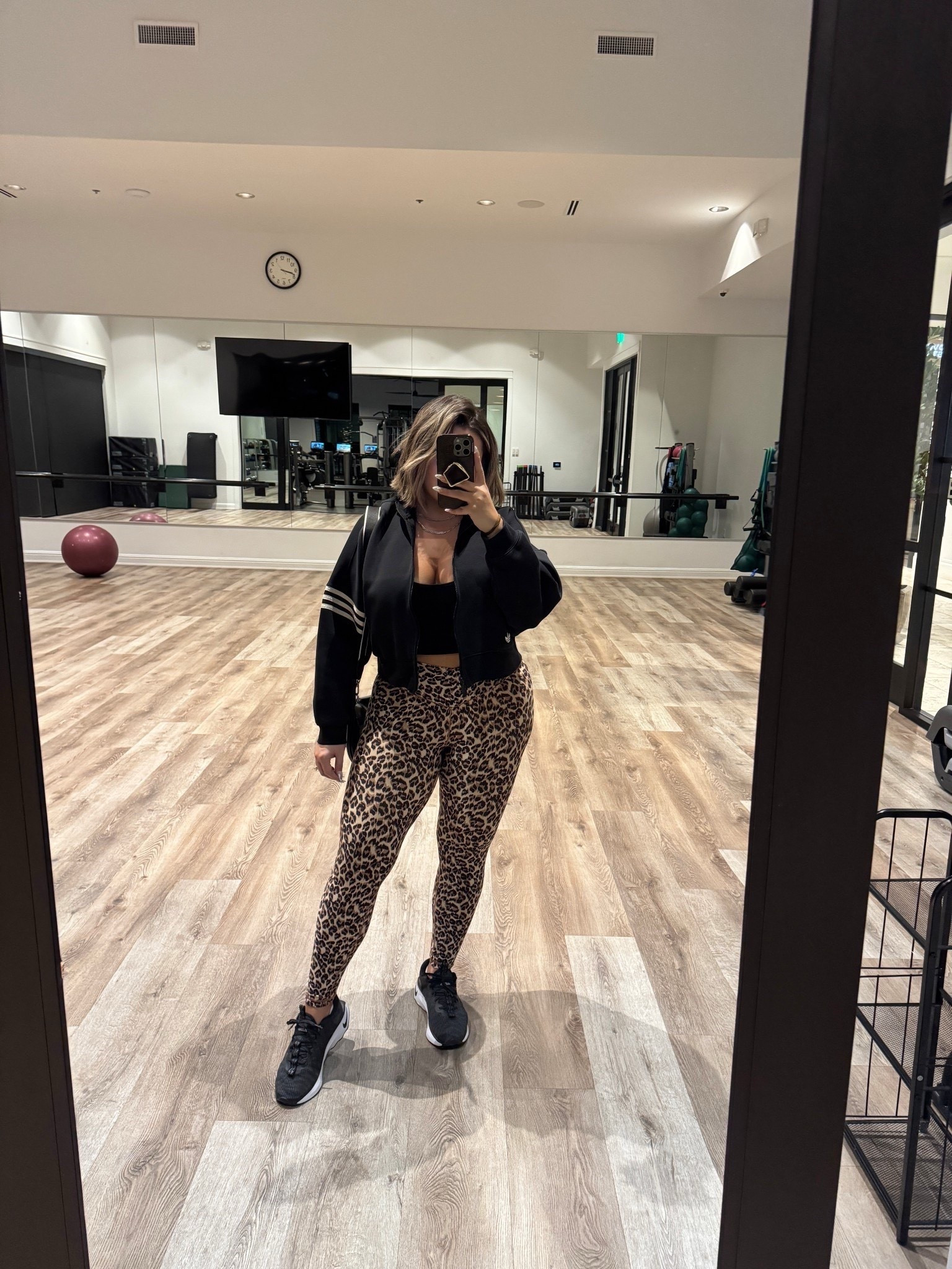 Hands down best sports bras I own from Amazon. I have bought them over and over again. Size xxl in the bras , jacket is old and sold out. Leggings size L on major sale right now ! 

Sneakers are great for long walks or running if you are looking for super comfy pair grab these and go up 1/2 size 


Follow my LTK @shaynaslife on the @shop.LTK app to view this post and get my exclusive app-only content!

#liketkit 
@shop.ltk
https://liketk.it/5Kv46

#LTKMidsize #LTKfitnessgoals #LTKSaleAlert