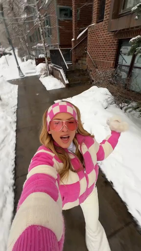 I’m obsessed with this outfit 🩷

#LTKWatchNow #LTKSeasonal #LTKStyleTip