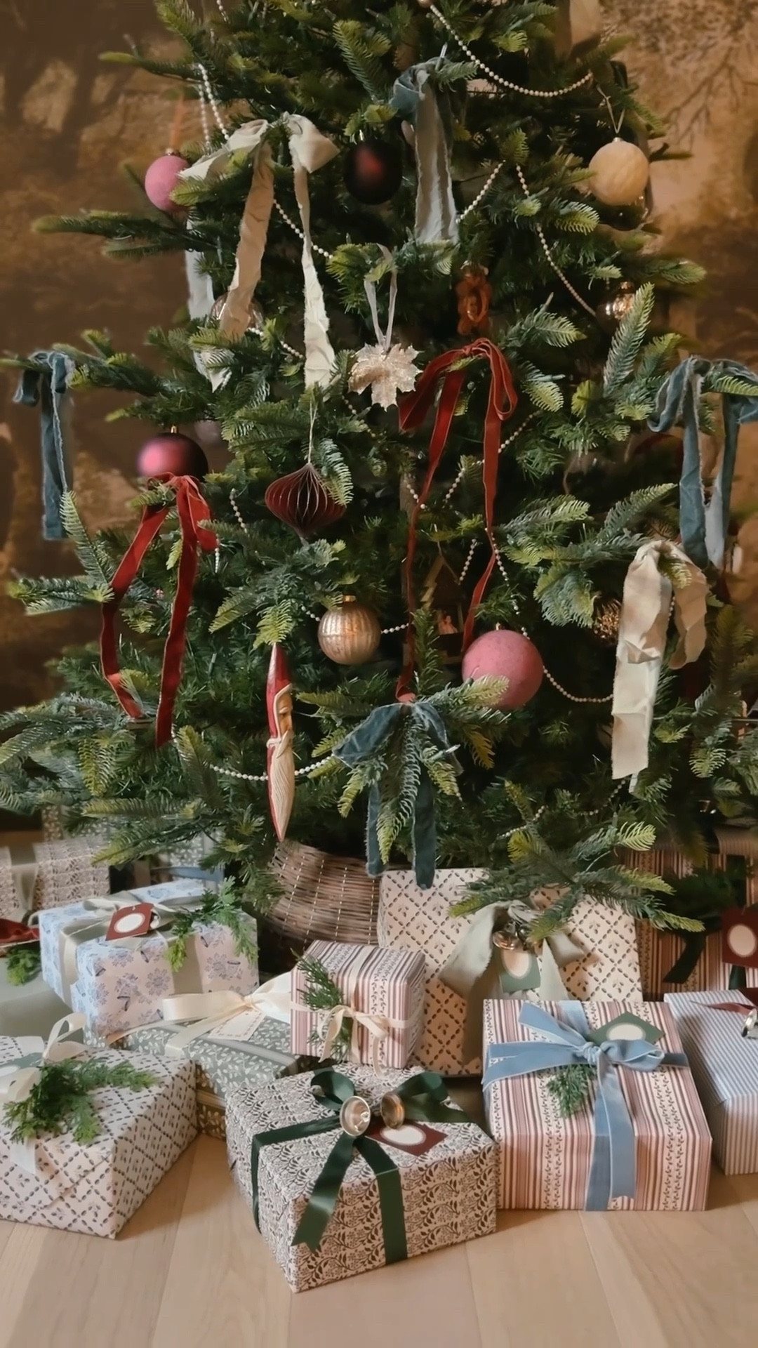 Our playroom tree and gift wrap this year 🎄

#LTKHome #LTKSeasonal #LTKHoliday