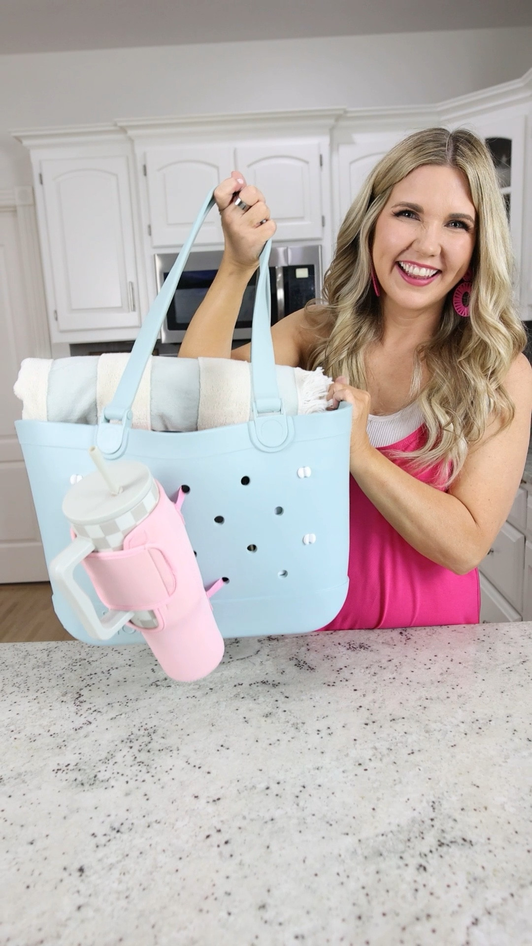 Pack my pool bag with me! These products would work great for the pool or the beach! 

#LTKSeasonal #LTKSwim #LTKVideo