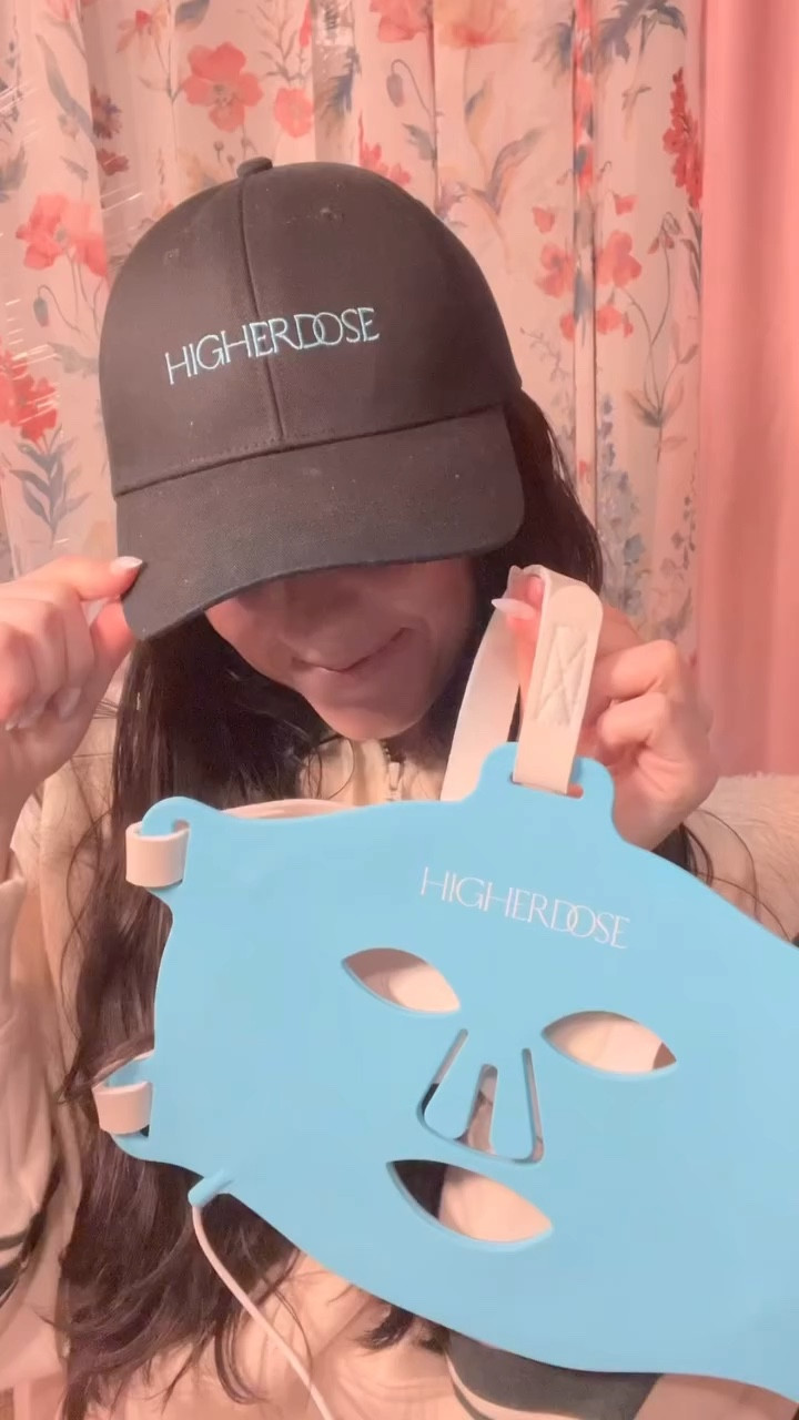 red light favorites ✨ #higherDOSEpartner - *between skincare and haircare, higherDOSE has got my covered! the red light mask helps me to achieve clearer skin as well as reduced fine lines and wrinkles. the red light hat is strengthening my hair and reducing my hair shedding - would you add these to your routine?! 

✨ shop these products and more via my story highlight “higherDOSE” (there’s a special discount for you there!) or via the link in my bio! 

#skincarehacks #higherdosedetox @higherdose 

#TheBanannieDiaries #TheBanannieDiariesByAnnie #higherDOSE #redlightfacemask #redlight #skincareproducts #skincaretools #biohackingsecrets #skincareroutine #redlighthat #hairshedding #hairsolutions #skincaresolutions 

*These statements have not been evaluated by the FDA. This product is not intended to diagnose, treat cure, or prevent any disease.