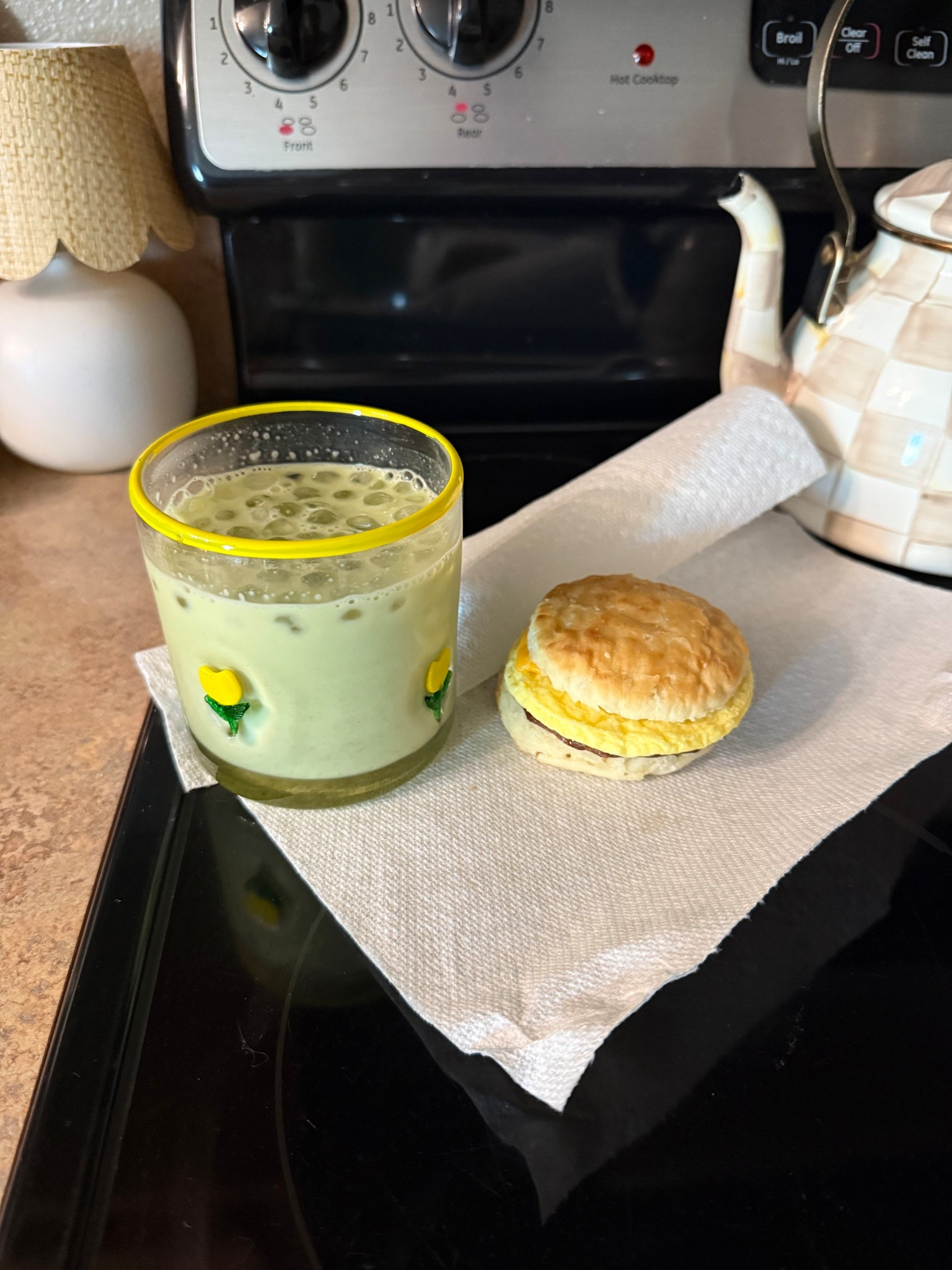 A lovely breakfast this morning🍳🌼💛🍵 glad I picked up this little breakfast sandwiches when I was at Aldi last

#LTKHome #LTKfoodie #LTKdayinmylife