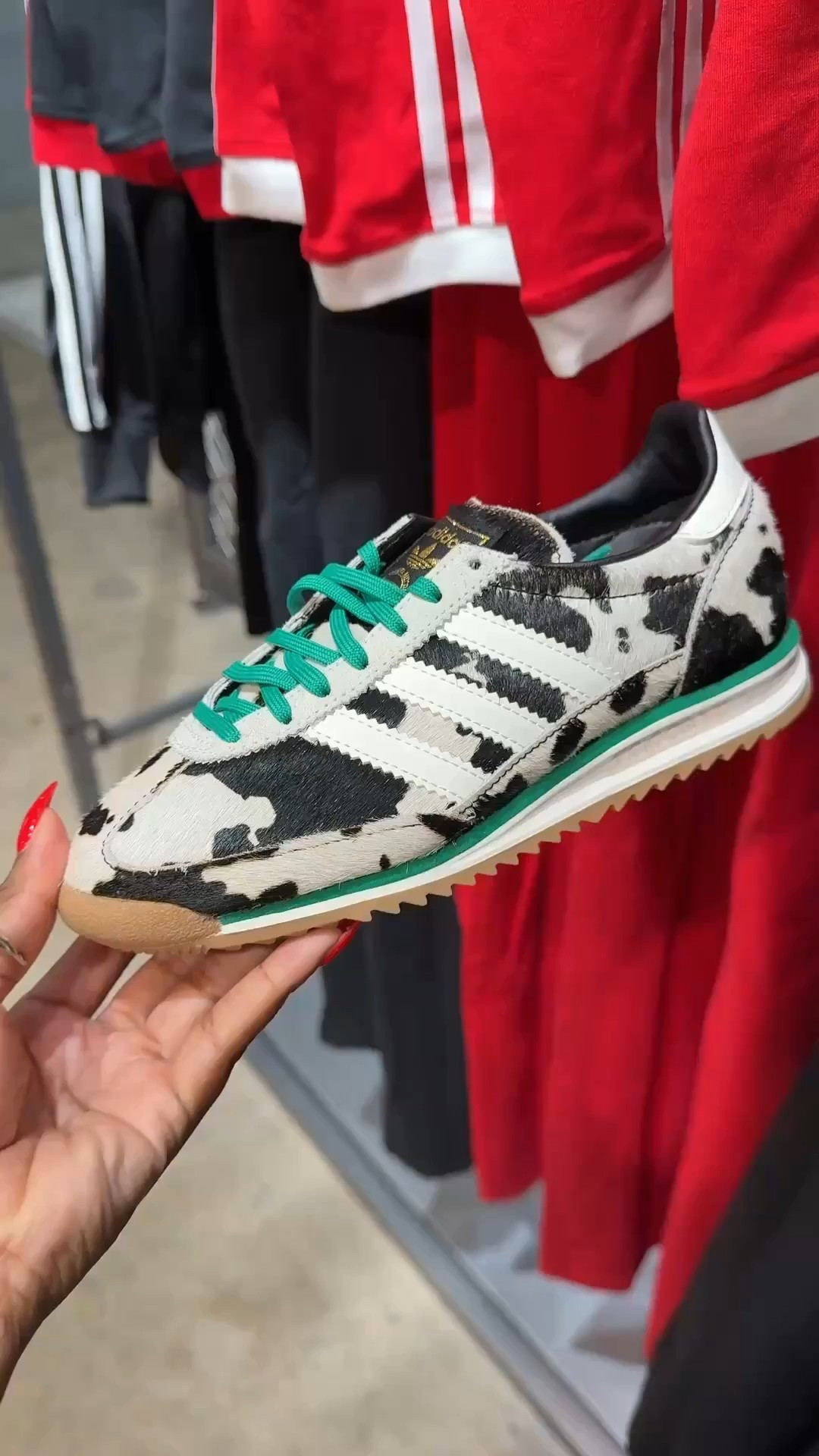 Cow print SL 72 OGs because neutrals don’t have to be boring. Comfy enough for errands, bold enough to turn a simple fit into a moment. Jeans, cargos, or a chill dress✨she does it all.

#LTKSaleAlert #LTKFindsUnder100 #LTKActive