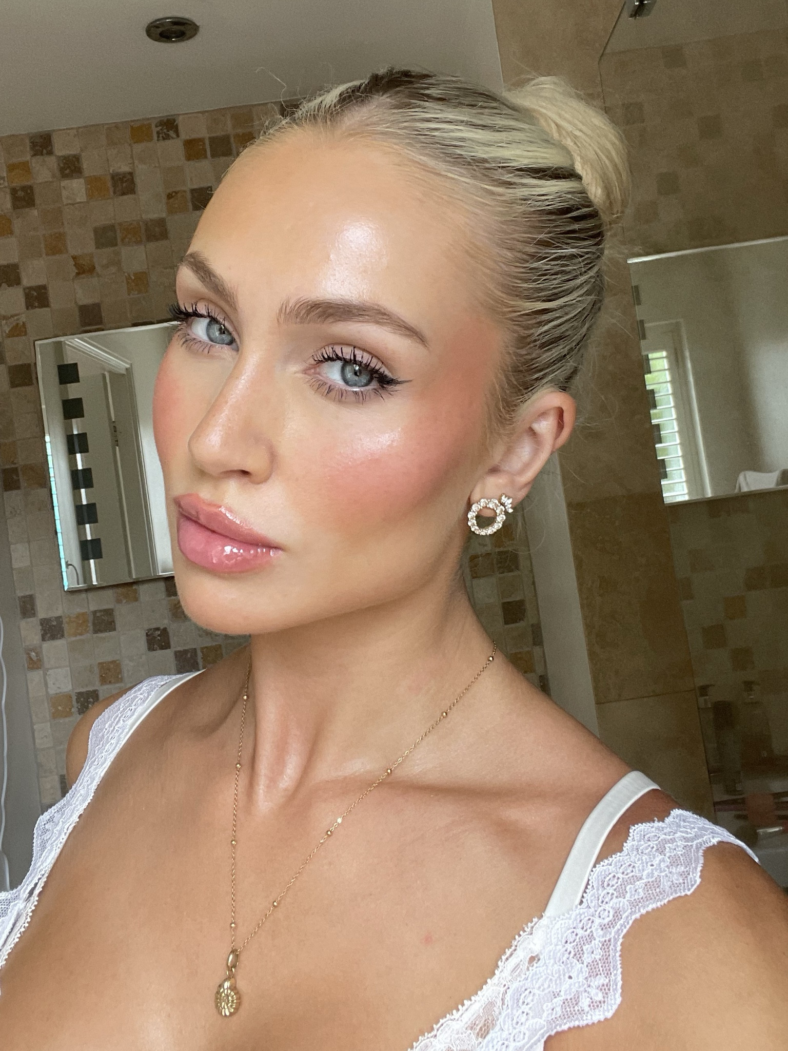 Today’s makeup, no filter just a slay makeup day🫶🏻✨✨💗💗