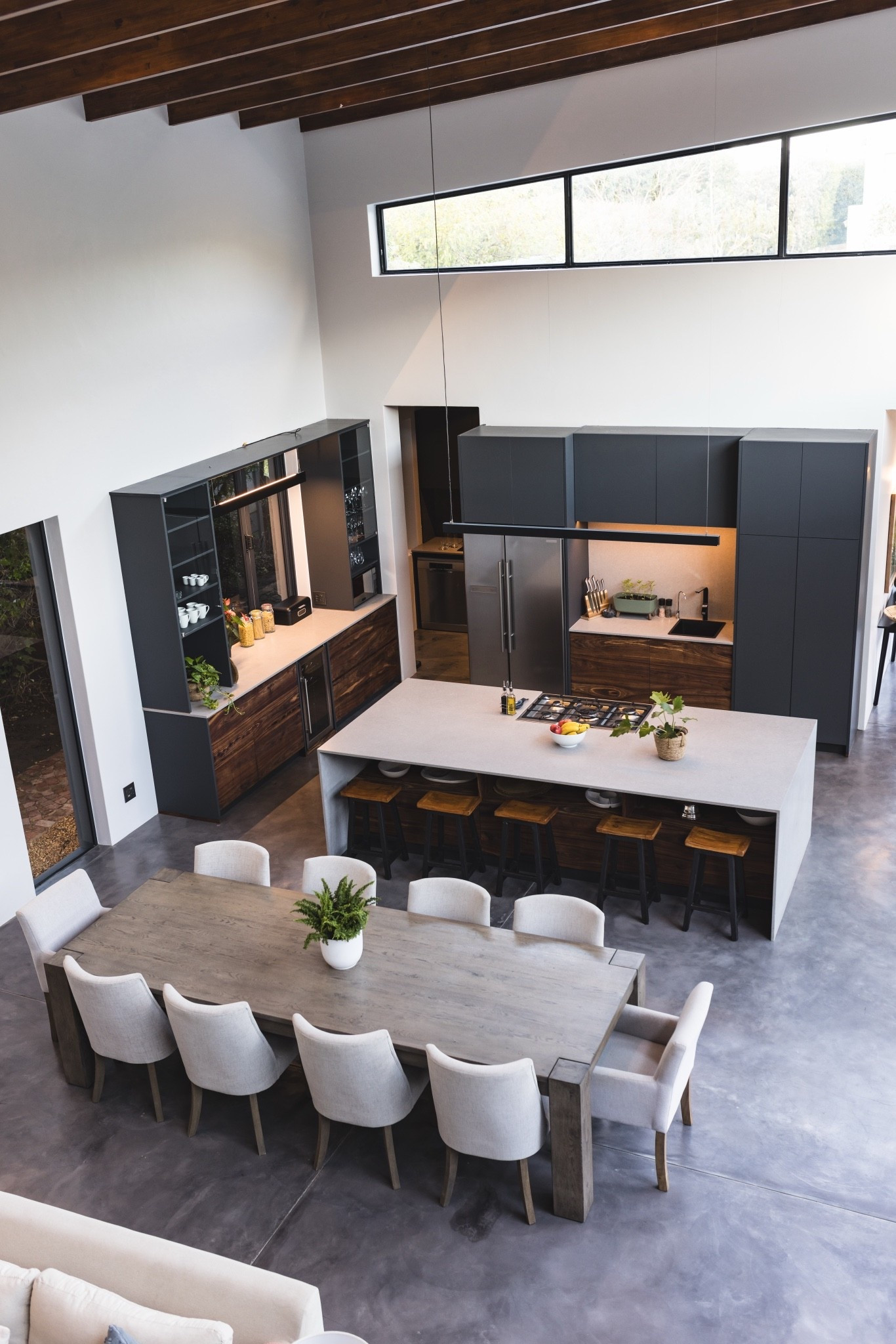 Modern farmhouse style at its finest 🤍 Think warm woods, neutral tones, layered textures, and timeless design that feels both elegant and inviting. The perfect blend of rustic charm and modern living creates a home that’s beautiful, comfortable, and effortlessly stylish.

#ModernFarmhouse #FarmhouseStyle #InteriorDesign #NeutralHome #HomeDecor #ModernLiving #RusticDecor #CozyHome #DreamHome #LTKHome

#LTKluxury #LTKhome #LTKsummer