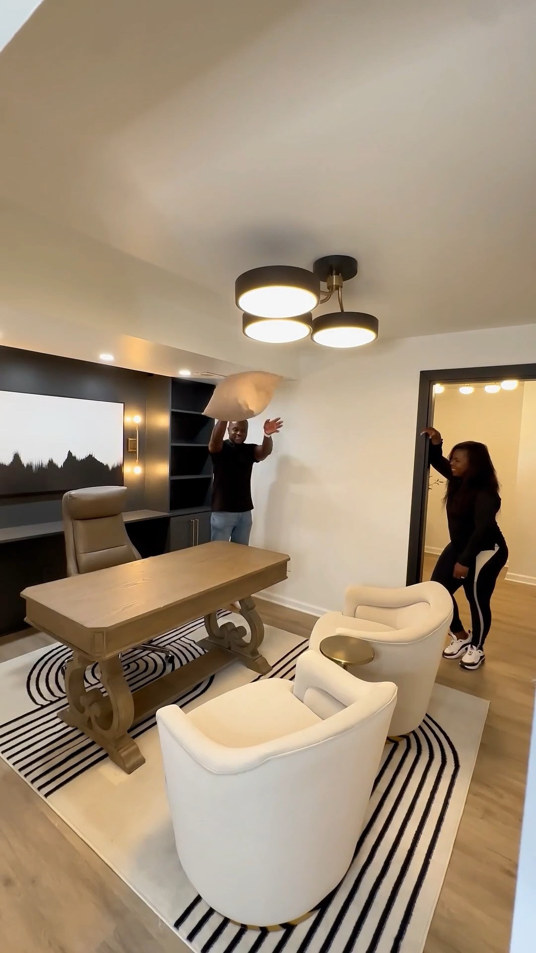 Stunning before and after home office transformation you won’t want to miss 🤩

#LTKHome #LTKSaleAlert