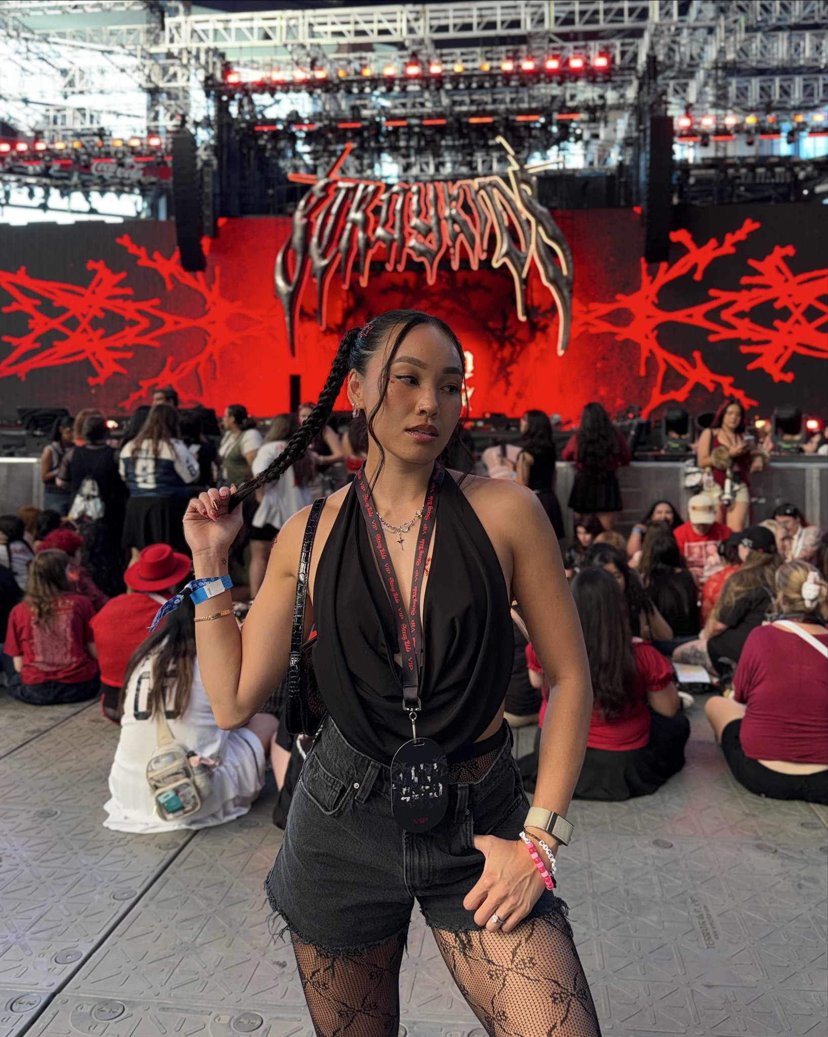 concert theme was giving punk rock and I had to deliver 💋🎸⭐️❤️‍🔥🌶️

top: XS bottoms: sz 26