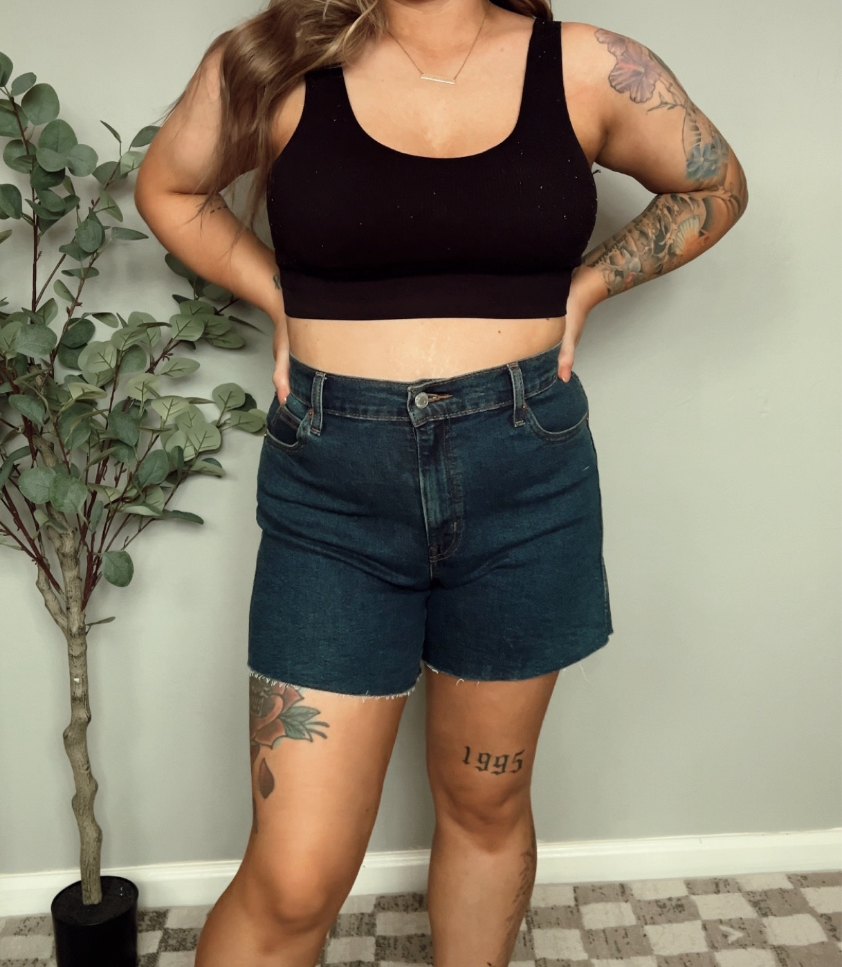 $19 Mom Jean shorts // wearing a size 8 - 5'1 | 155lbs | M/L