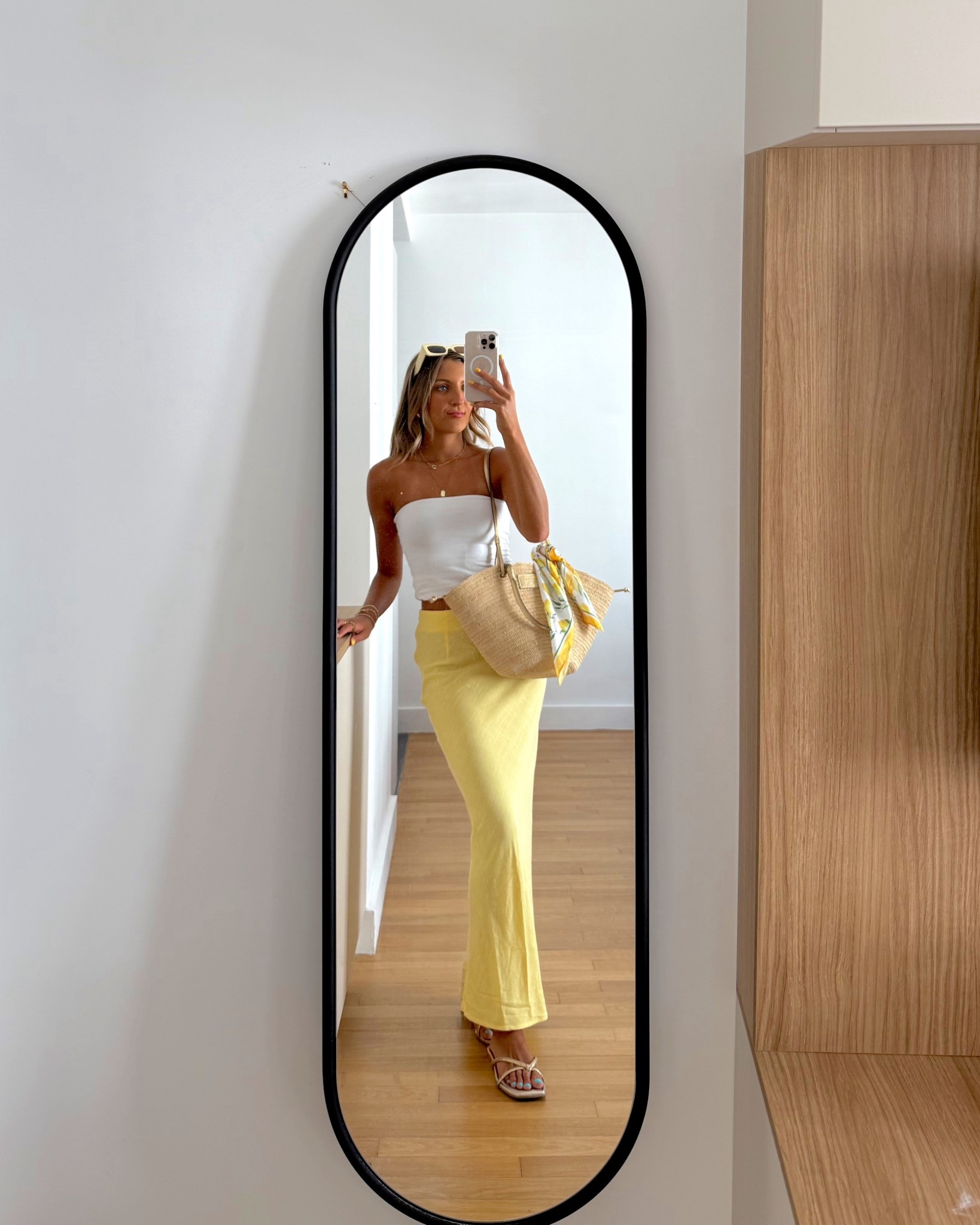 European summer ootd in Paris ☀️💛