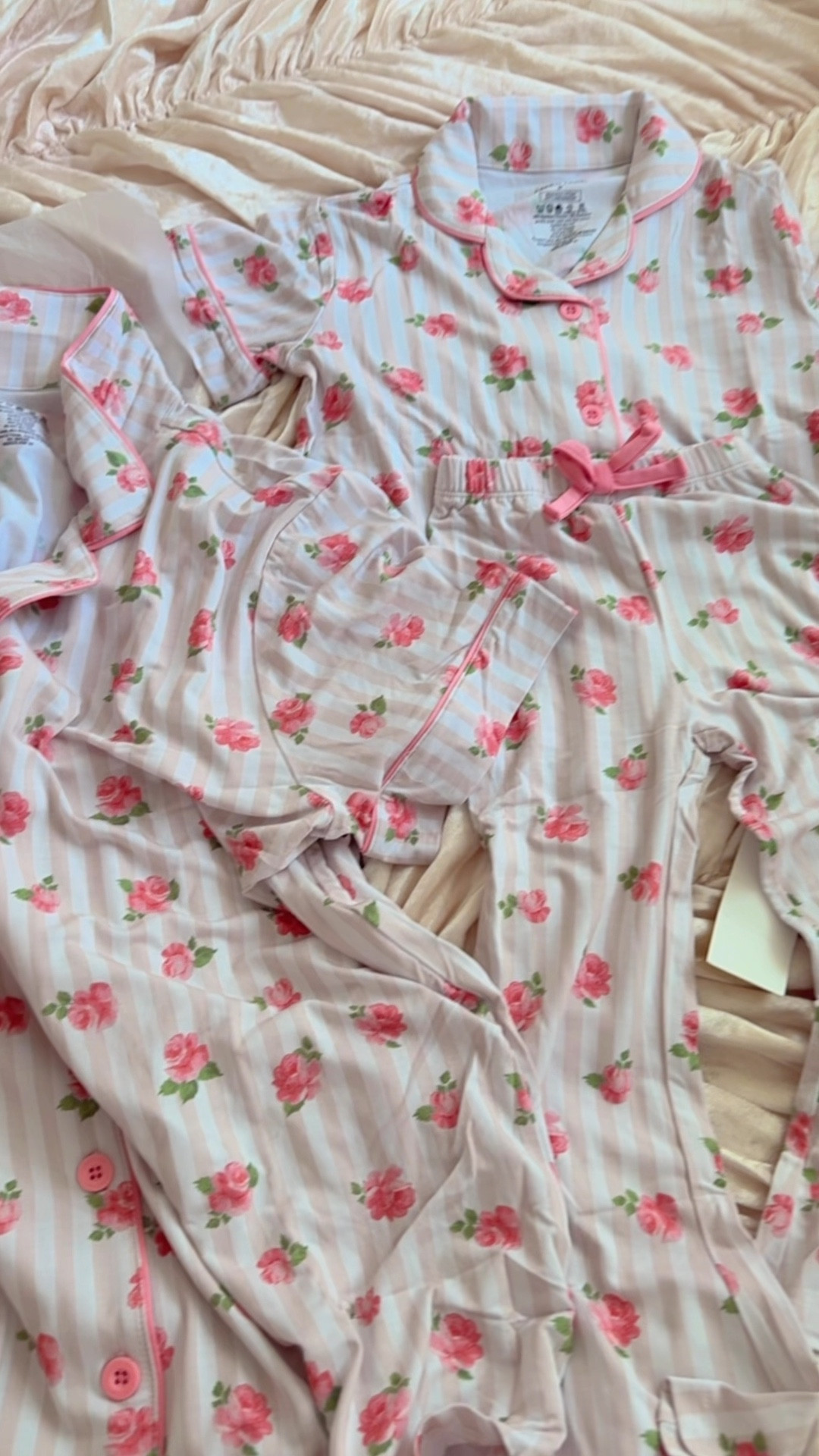 Matching mommy and mini pajama sets. Lounge sets. Mommy and me. So insanely soft and the pants have a little flare which I can’t wait to see on Sienna!