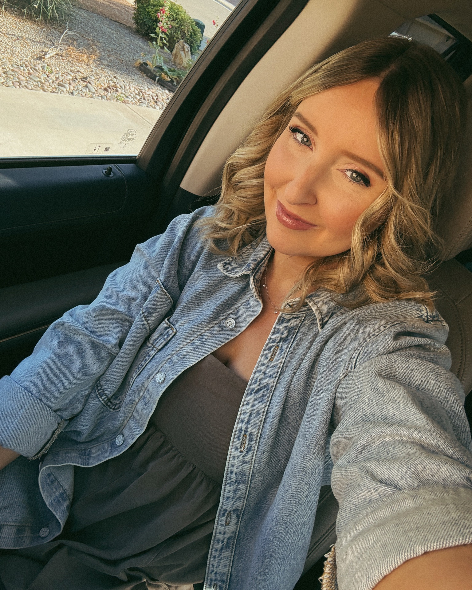Today’s OOTD as a mama to 5 (everything is true to size)


Mom outfits / mom fashion / ootd grwm/ free people find finds / try on haul / target blue denim button down / romper / hot shot / womens fashion / mom style styles

#LTKgrwm #LTKmomlife #LTKootd