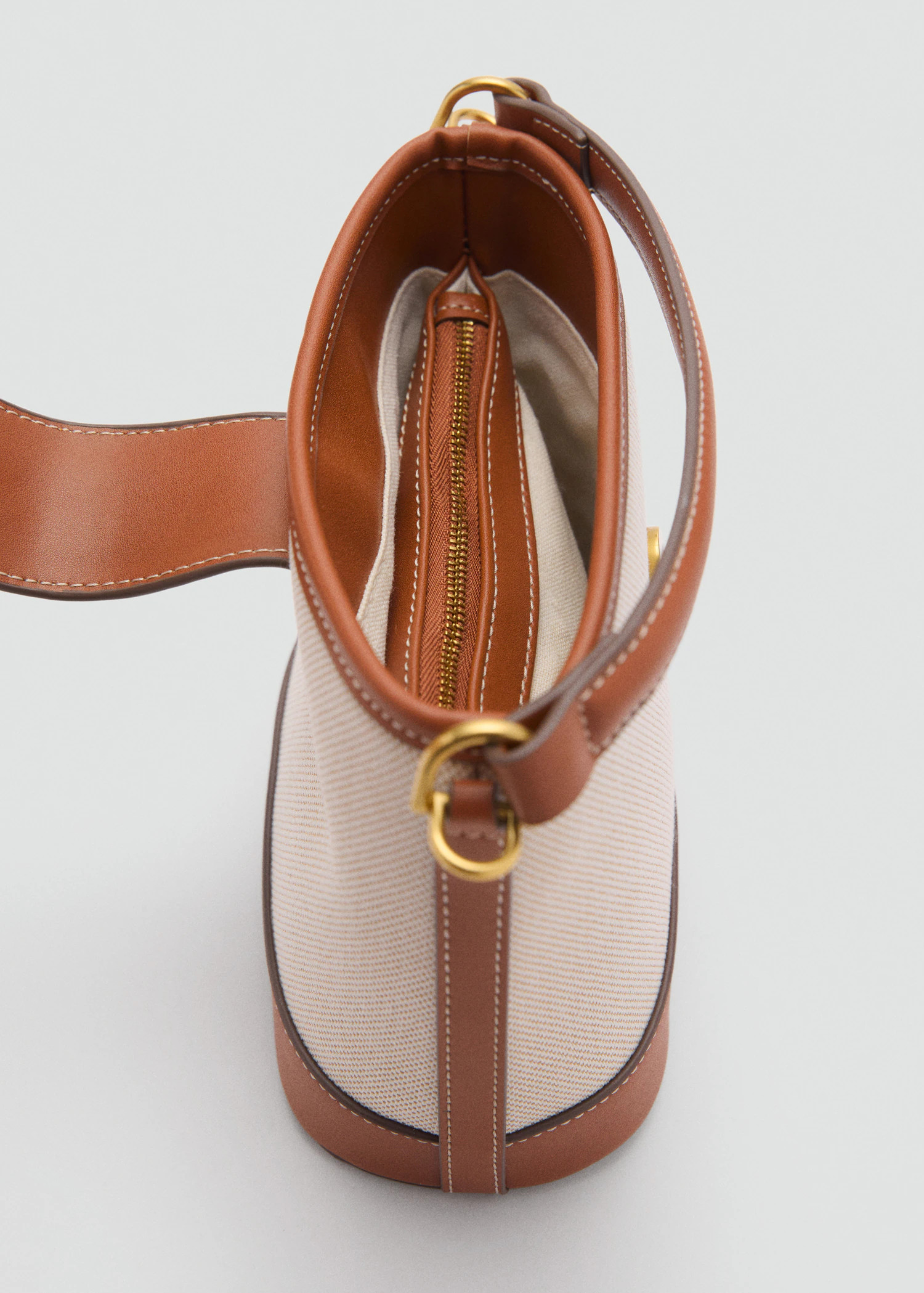 Contrasting canvas bucket bag - Women | MANGO USA | Mango (US/MX/AU)