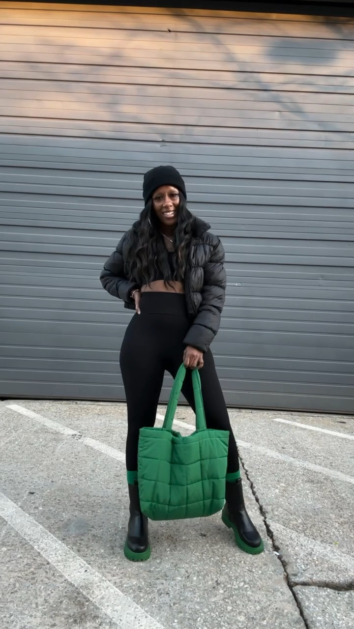 Black seamless ribbed two piece set! I’m wearing a size small.

#LTKSeasonal #LTKfindsunder50 #LTKstyletip