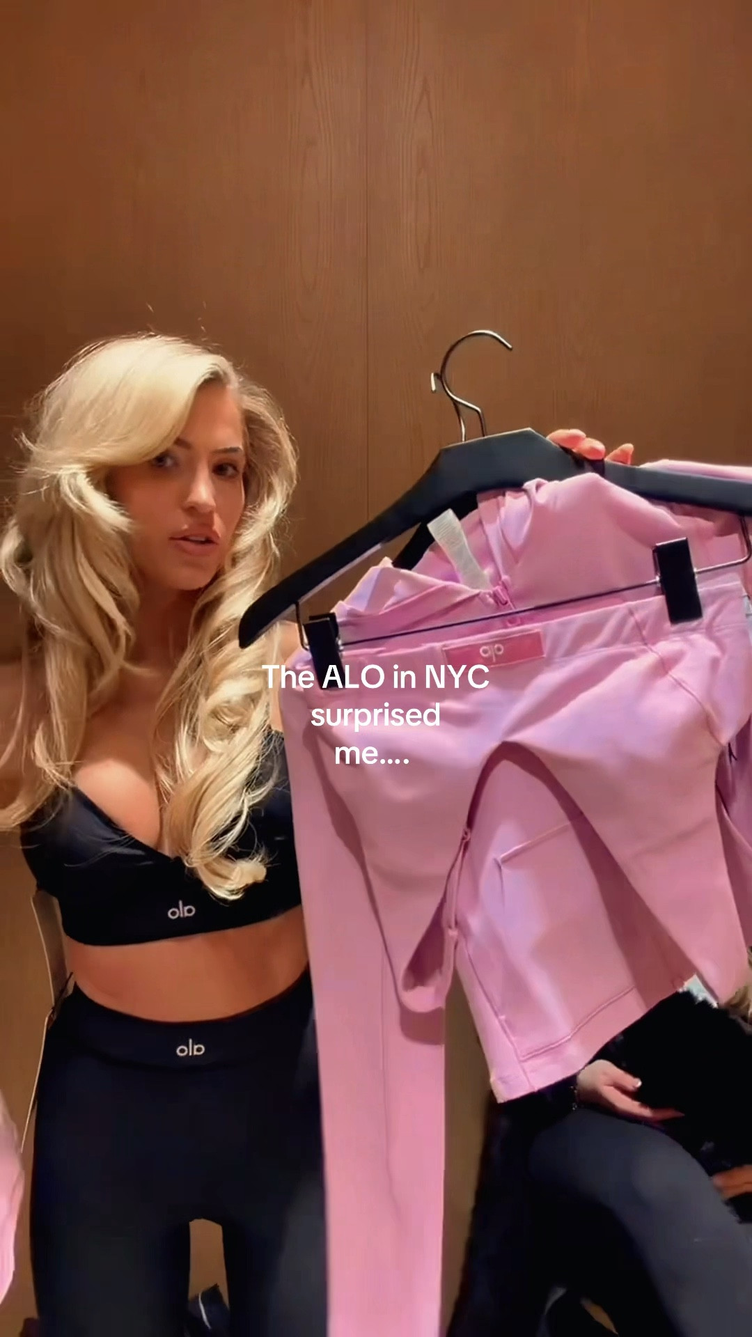 I’m a size XS in ALO 💘💞💖💖🎀




#LTKgrwm #LTKdayinmylife #LTKNYFW