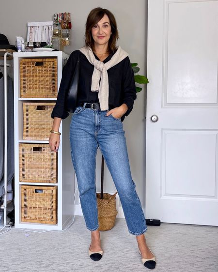 Neutral fall transition outfit. 
These jeans are a nod to the trendy barrel leg style but less exaggerated. They fit tts and the denim is really soft.
Linen shirt is a roomy fit, I’m in my usual size S. Wearing M in the beige sweater. Sized up 1/2 size in the sling backs. 


#LTKstyletip #LTKshoecrush #LTKitbag