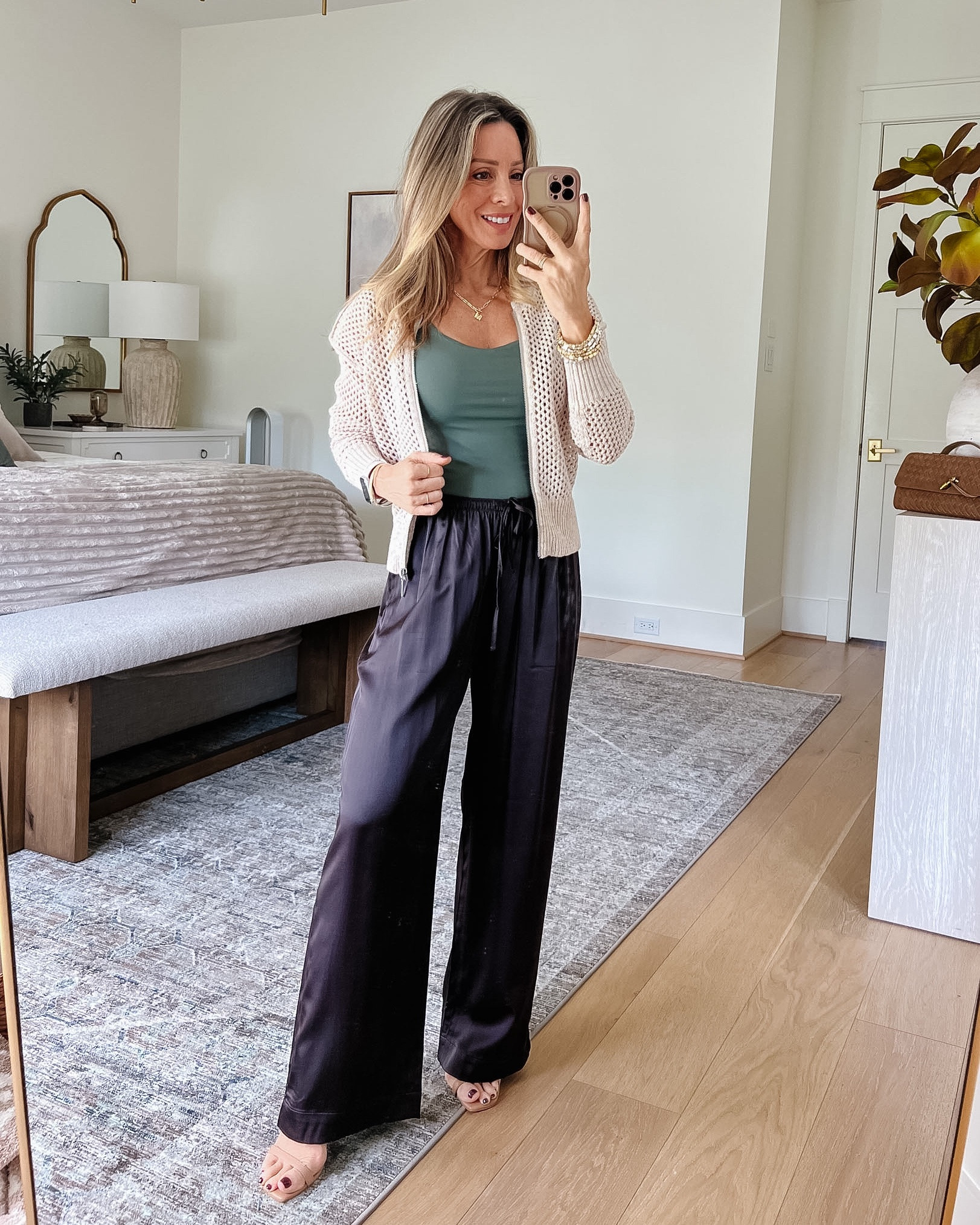 Fall style faves • Wearing this @Anthropologie jacket on repeat 

Jacket Fit: I’m wearing an XS

Bodysuit Fit: I’m wearing a Small

Pants Fit: I’m wearing an XXS