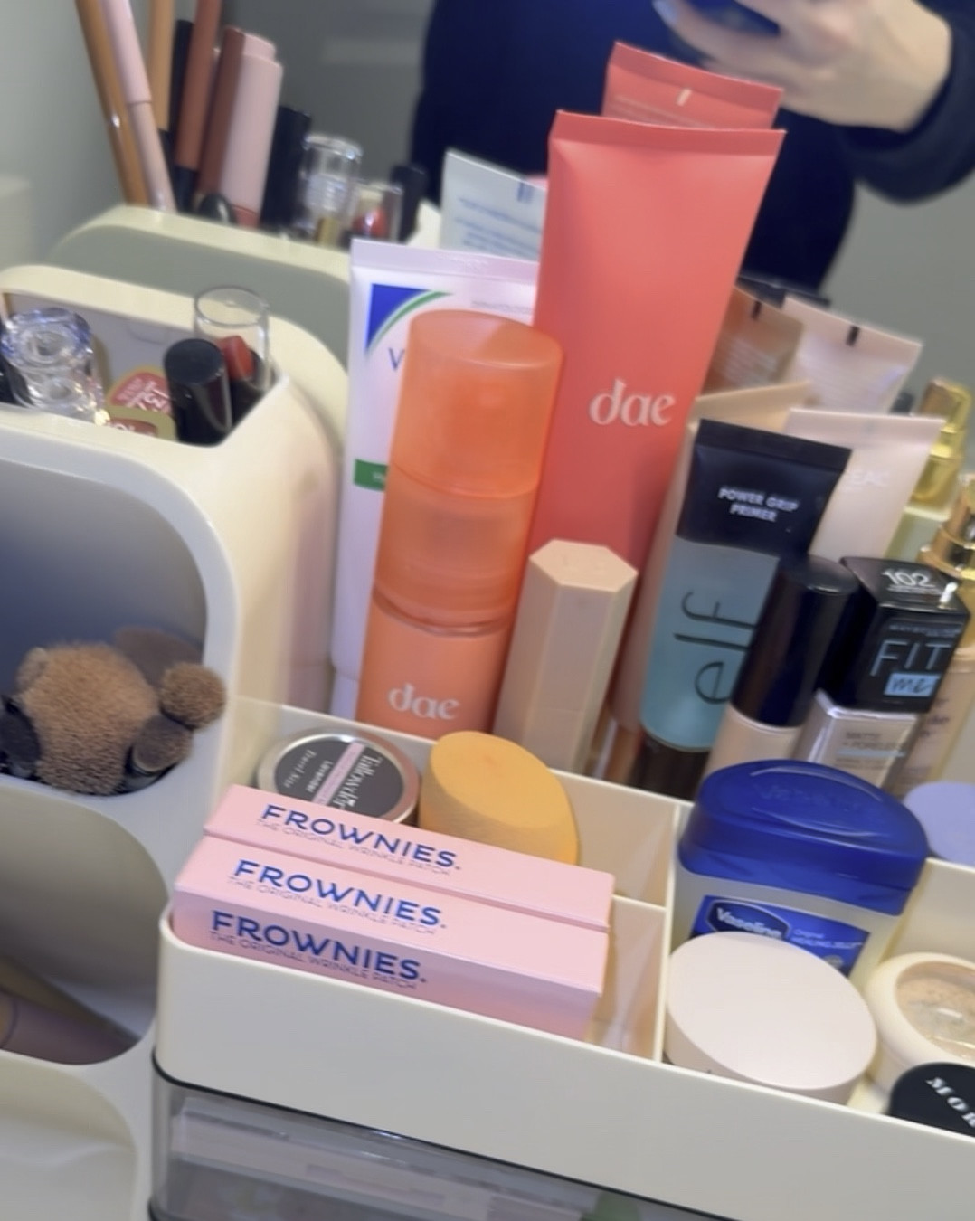 day 3 of loving on my organized bathroom counter lolll🫶🏼🫶🏼🫶🏼

#LTKHome #LTKBeauty #LTKFindsUnder50