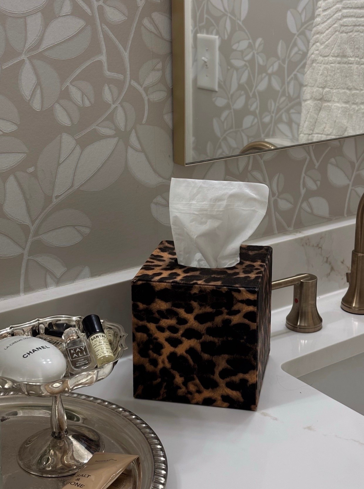 Leopard tissue box holder from amazon 🤍 this is the cutest!! 



Home decor, bathroom, beauty, Amazon home, sidneymarieduke 

#LTKBeauty #LTKHome