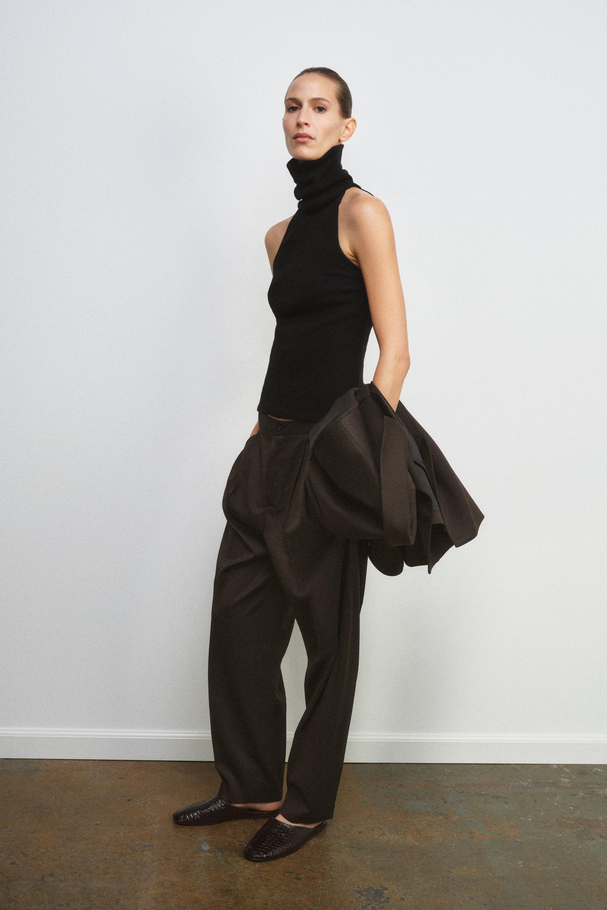 HIGH NECK SLEEVELESS TOP | Zara US