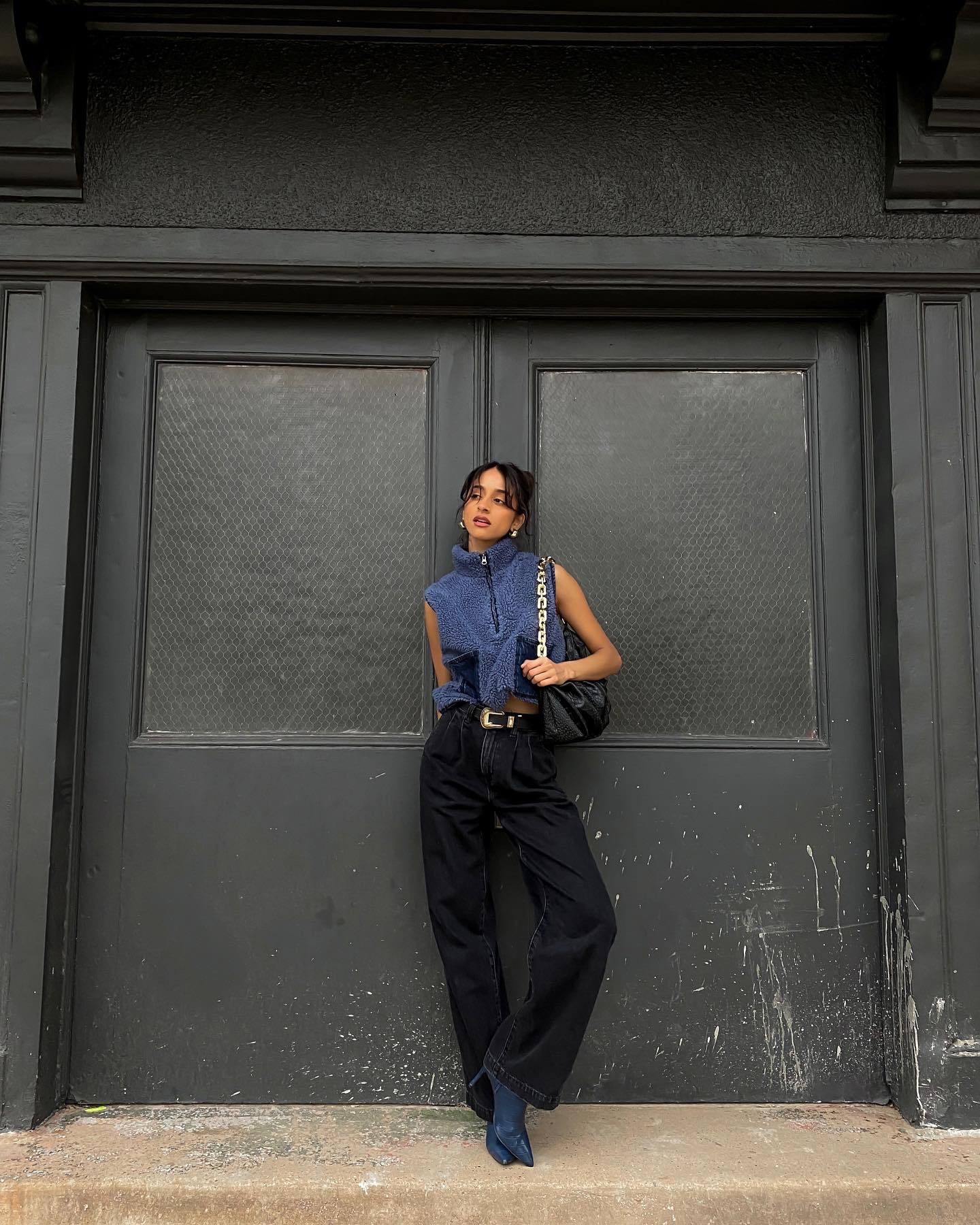 These black jeans have easily become a staple item in my closet! I love that they’re very fitted around the waist, but are a wide-leg style overall because I’m able to wear them with my knee high boots. They also pair so  amazing with any top and do not fade after washing! 


#blackjeans #closetstaple  #capsulewardrobe #widelegjeans #fashioninspo #fashionmusthave 

#LTKstyletip #LTKSeasonal