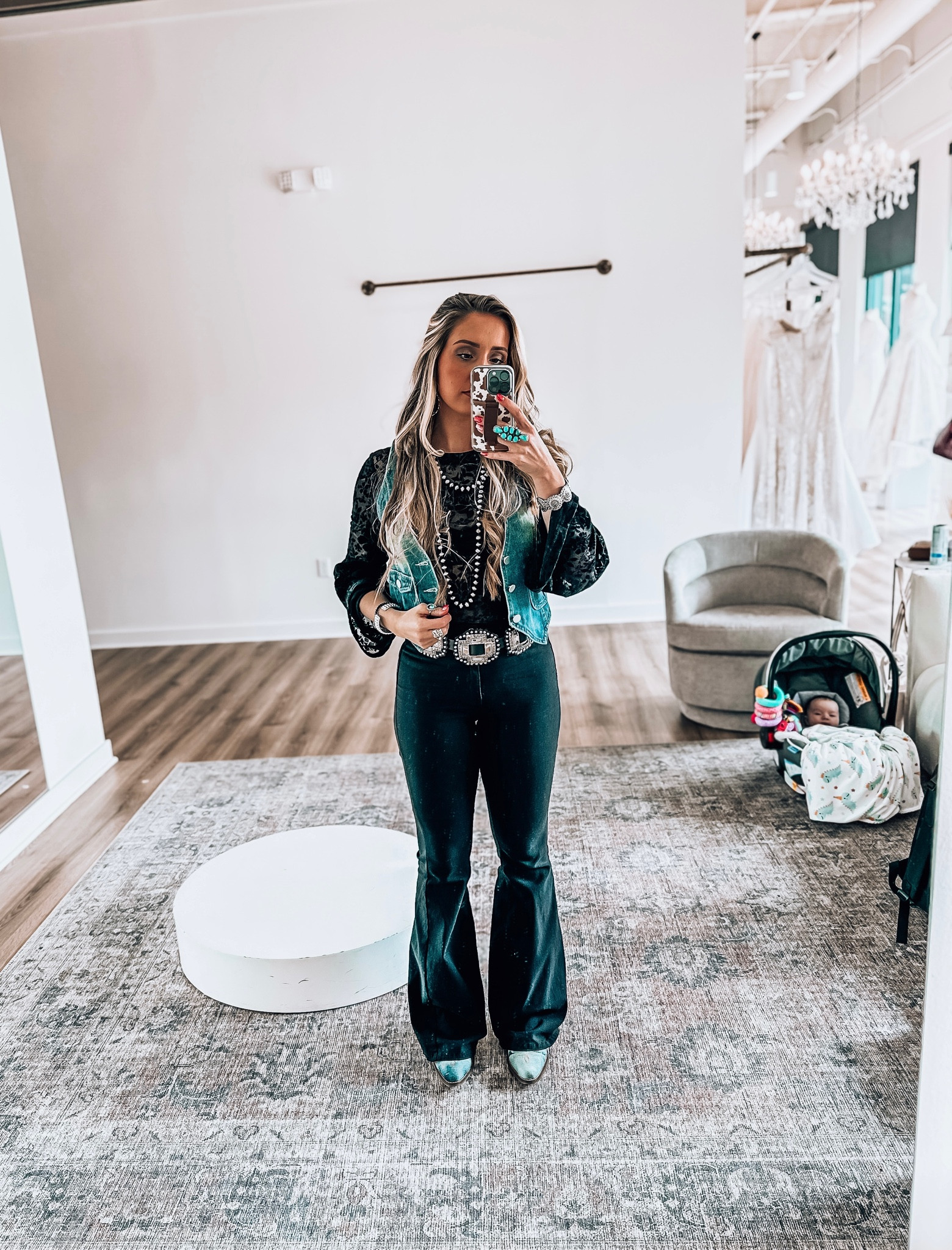 Casual western outfit 

#LTKfindsunder100 #LTKstyletip #LTKshoecrush
