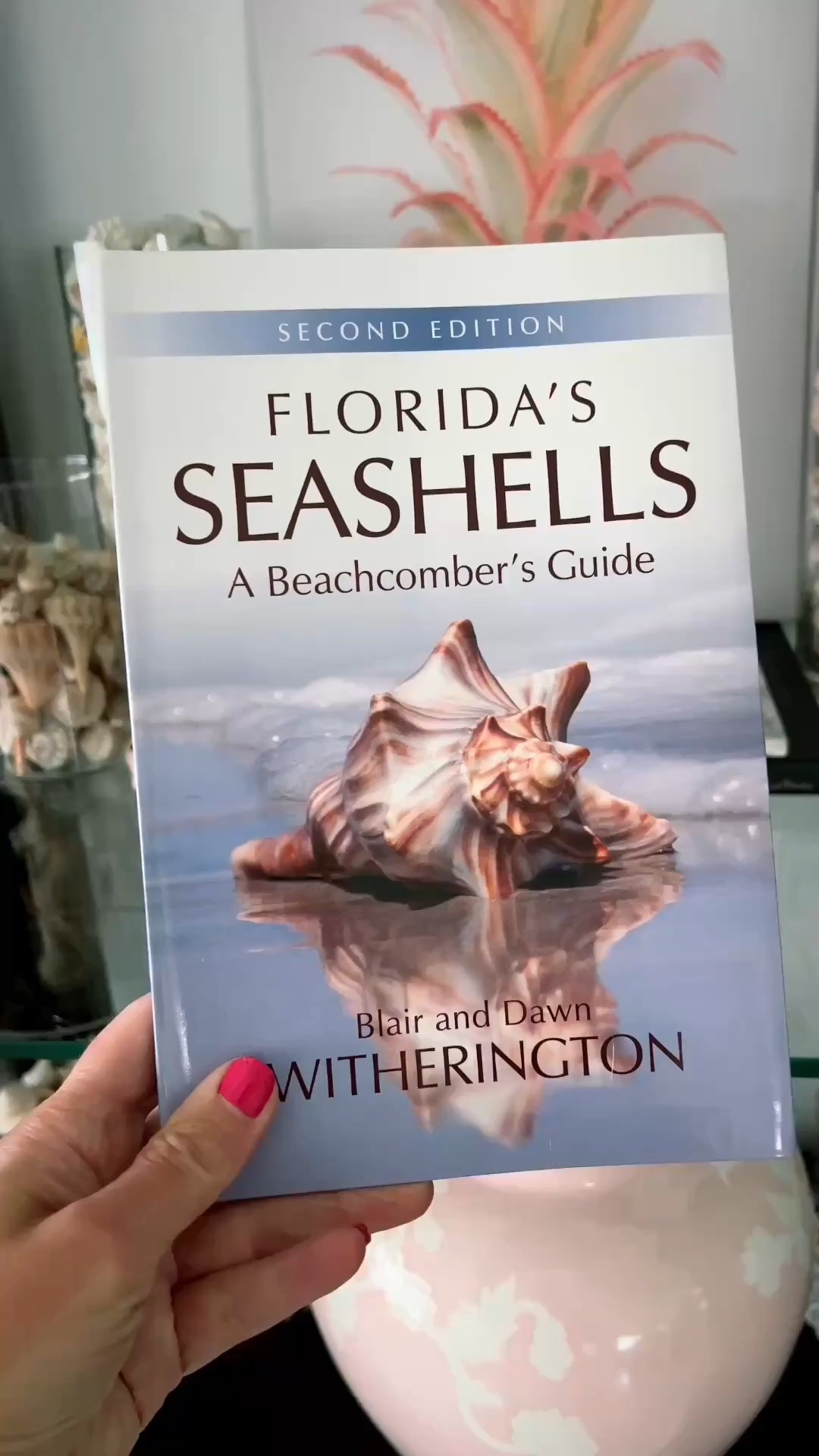 Trying to identify all of the shells 🐚 I found on the beach. Bought this seashell book and it’s AMAZING! Really helpful. It also tells you where you can find specific shells in Florida!


Also linking beach shelling must haves!

#LTKvlog #LTKHome #LTKSeasonal