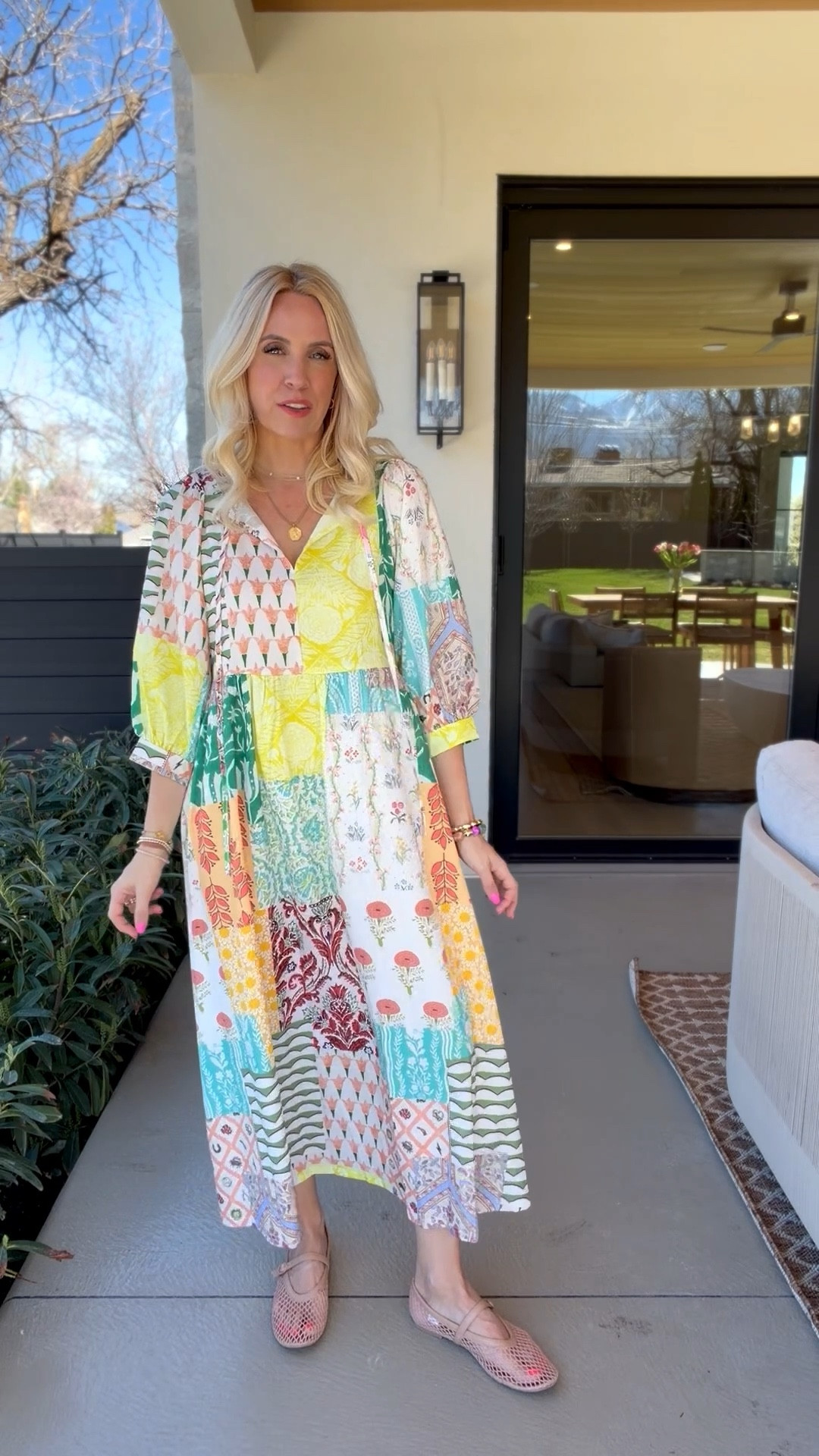 One of my favorite dresses to throw on in the spring and summer time! Size M

#LTKmomlife #LTKootd #LTKgrwm