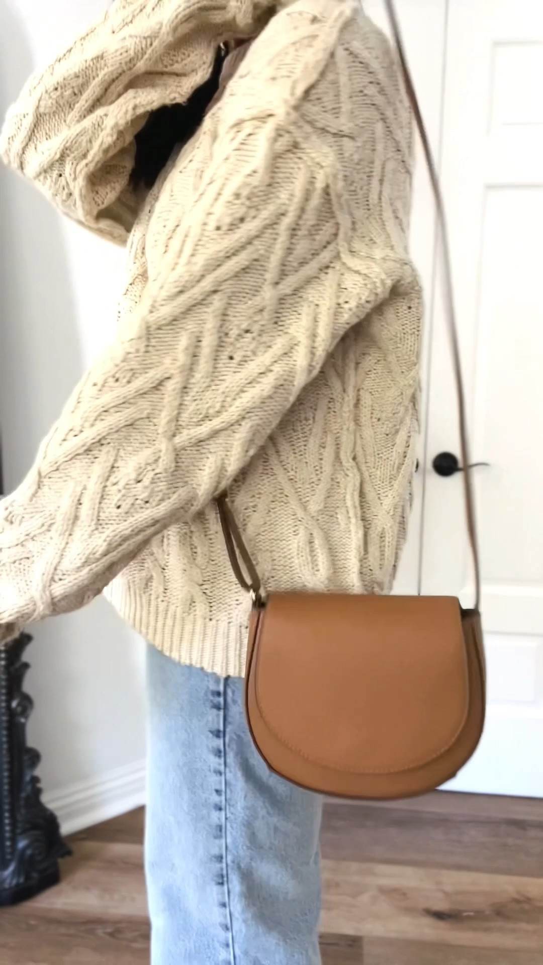 Fall Friday cozies. 

Sizing;
Sweater runs oversized. Wearing small.
Jeans-Zara
Ugg Boots-run tts. 

Casual | cozy sweater | free people |Ugg Ultra Mini boots | straight jeans 

#LTKunder100 #LTKunder50 #LTKstyletip