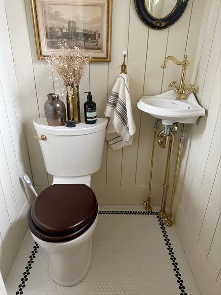 English cottage powder room 

#LTKhome