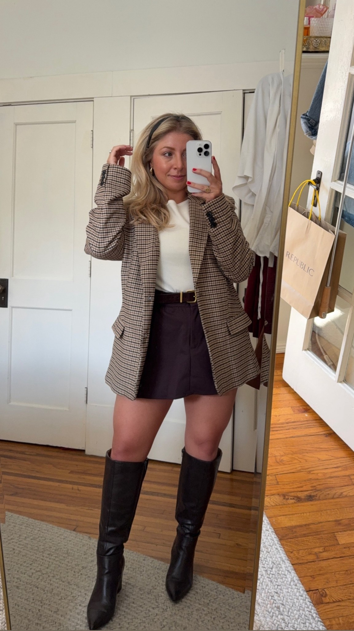 Brown skort outfit for fall - fits TTS (wearing a medium) 

#LTKSeasonal #LTKPetite #LTKMidsize