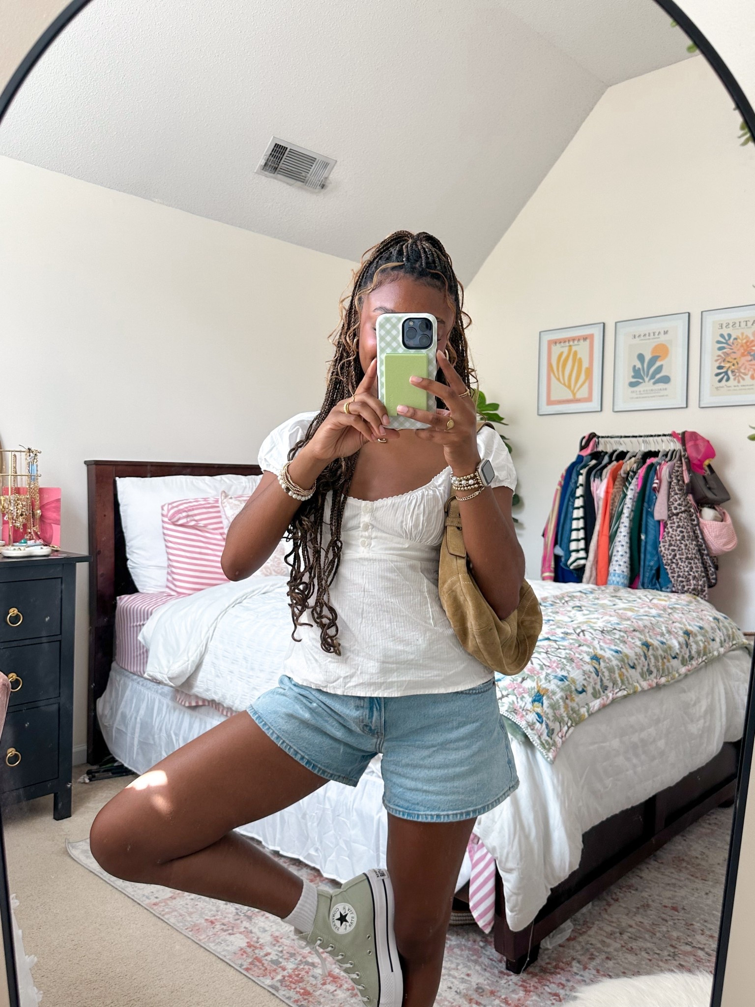 this fit is perfect to transition in to fall clothing, denim shorts from Abercrombie and converse match my phone case from casely 

#LTKStyleTip #LTKShoeCrush #LTKItBag