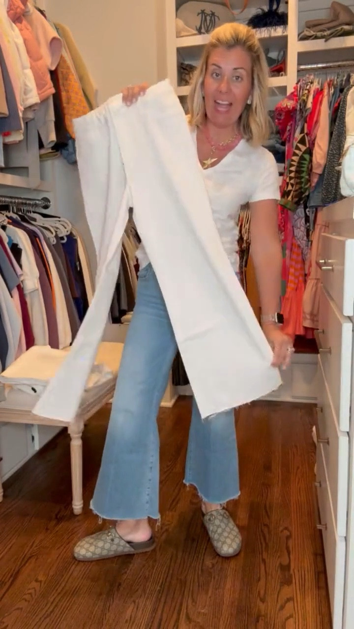 We are headed into spring, so let’s talk about some of my favorite white jeans. 
Kut from the Cloth - Meg/Kelsey 0 or 00￼
Colette - 26P
Barrel - 25
Paige Anessa - 25 cropped

#LTKdayinmylife #LTKmomlife #LTKOver40