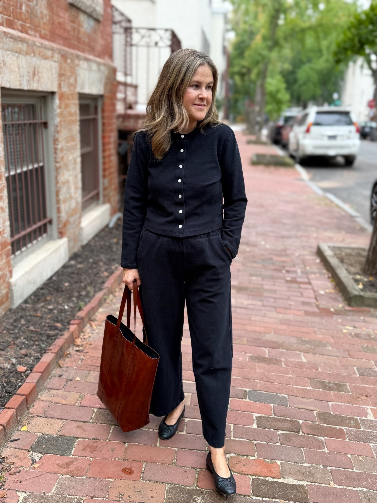 The perfect matching set!! Size M in pants and size S top. Im a 28 waist. If you’re any smaller than a 28, I’d order the size S. 
Perfect for travel, errands, getting a coffee, or any other time that you want to feel out together and be super comfortable 

#LTKSeasonal #LTKStyleTip