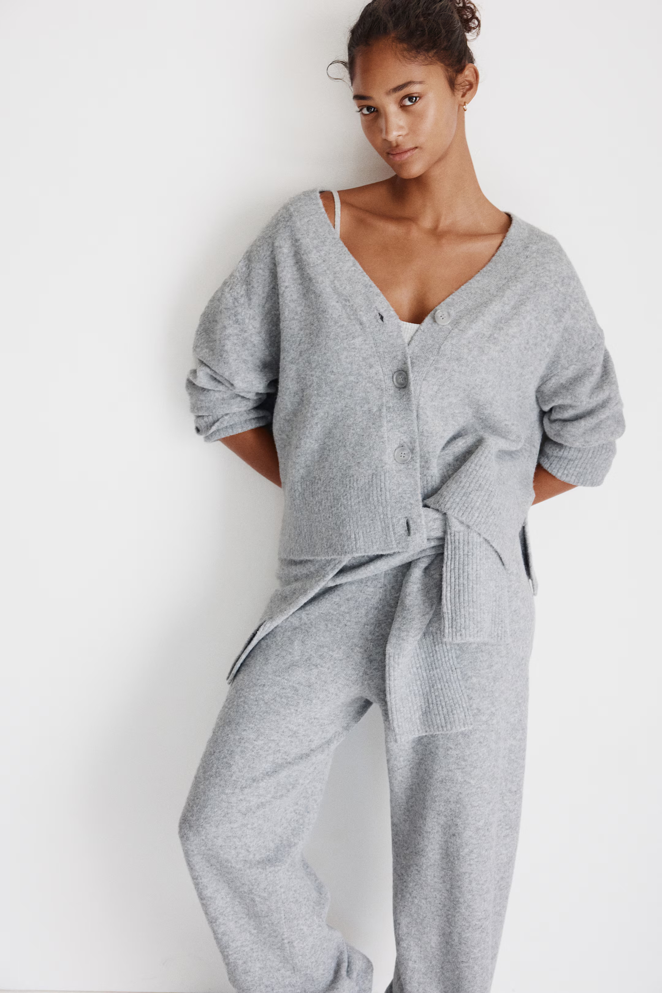 Cardigan | H&M (UK, MY, IN, SG, PH, TW, HK)