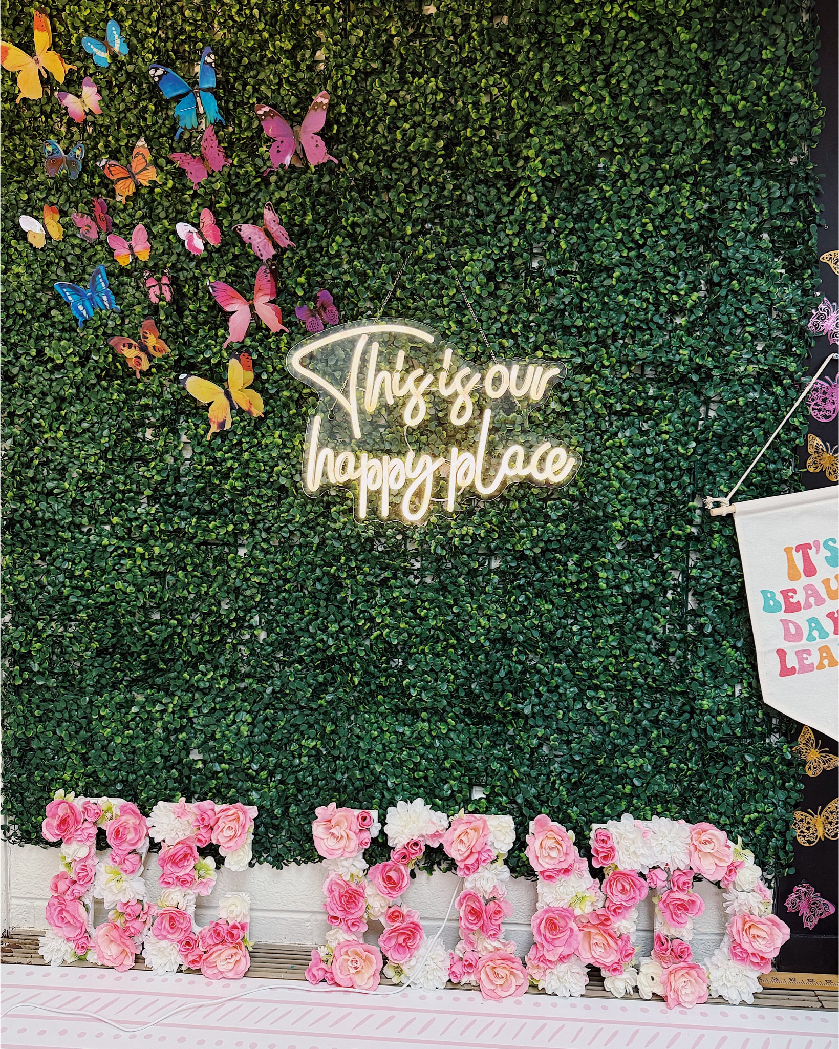 Here are 4 pictures worth of Amazon classroom supplies you MUST check out 😉 

#teacherpurchases 
#classroominspo
#amazonclassroomdecor 
#classroomdecor 