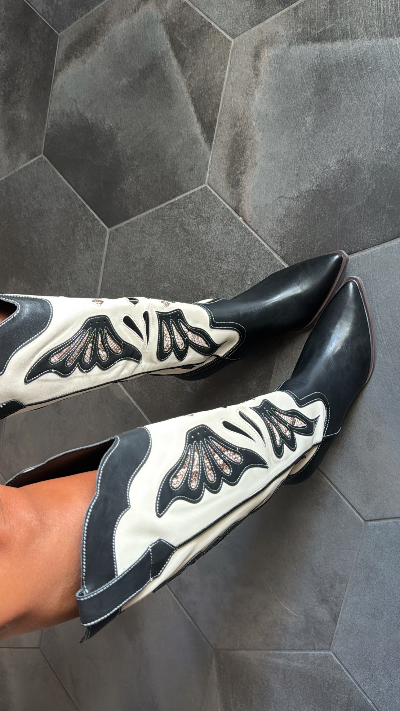 use code hollie35 for 35% off these boots 🖤 

 