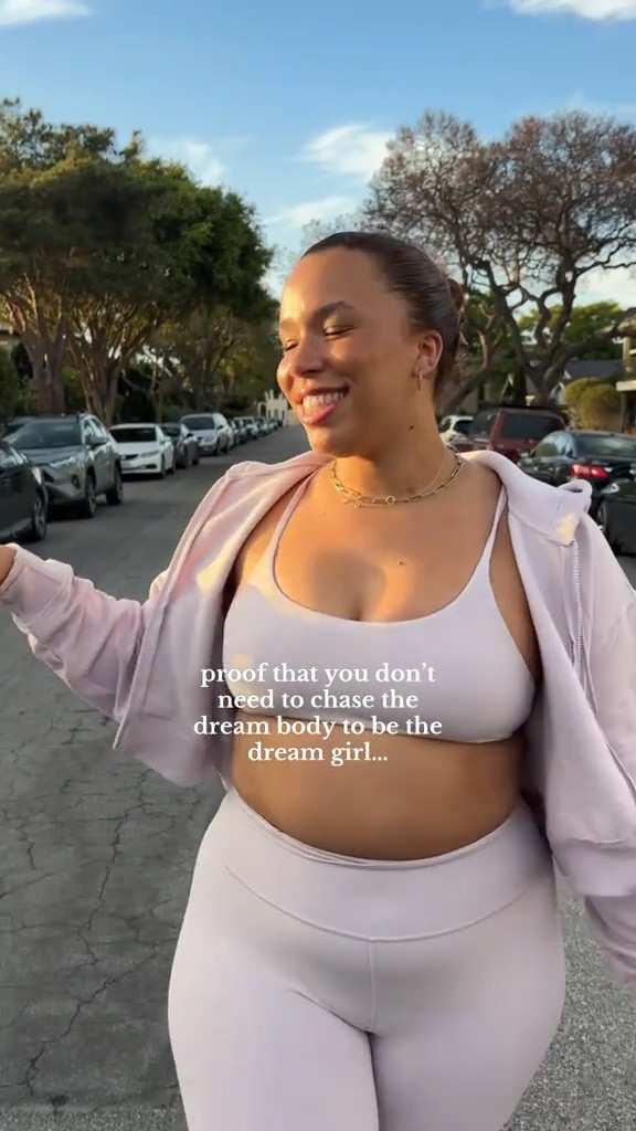 ✨🎀🤍

#LTKMidsize #LTKActive #LTKStyleTip