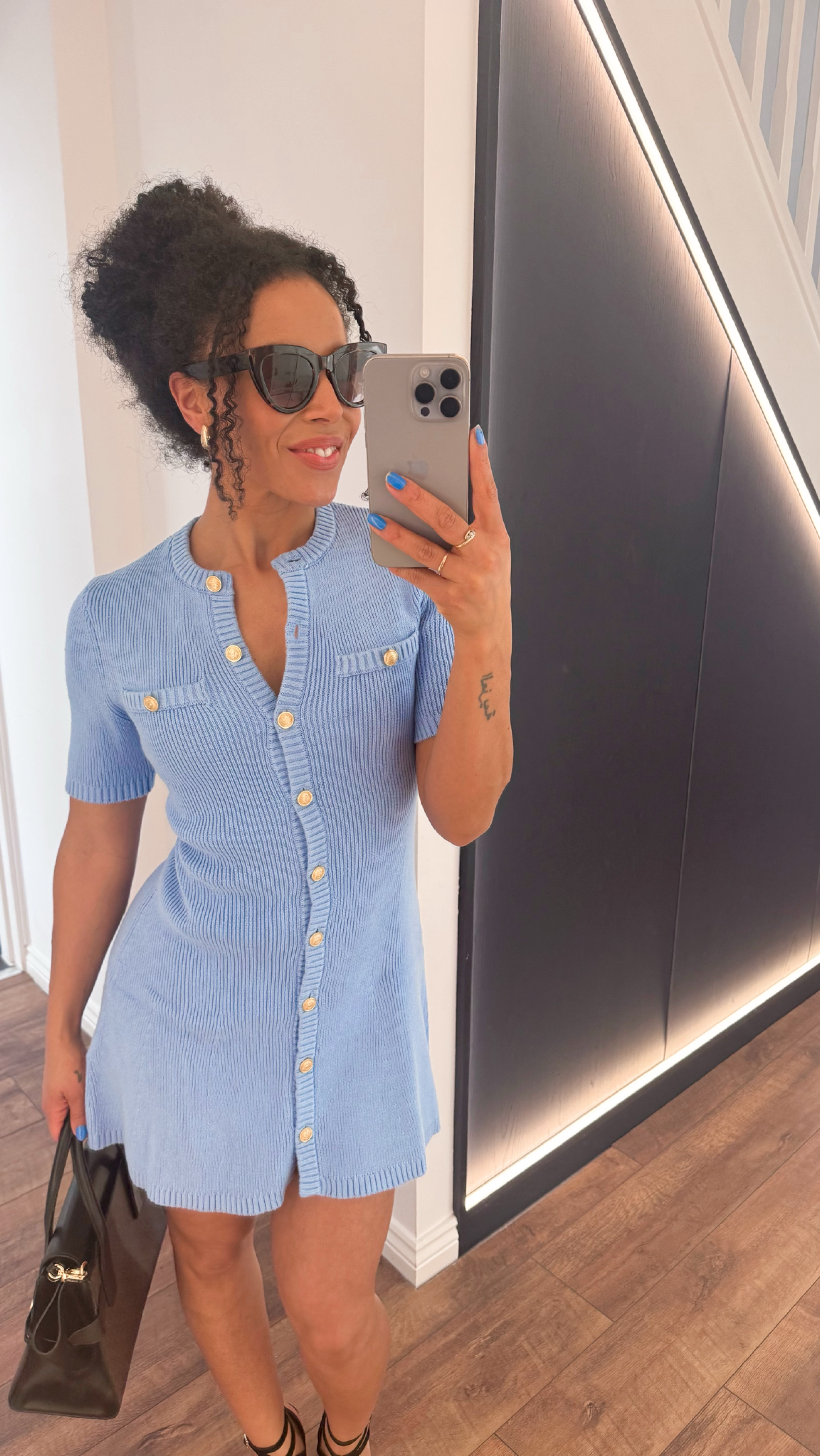 Work shouldn’t be boring! Wear some colour! 🩵

#workwear #workoutfit #dress #heels #sunglasses #bag

#LTKworkwear #LTKuk #LTKspring