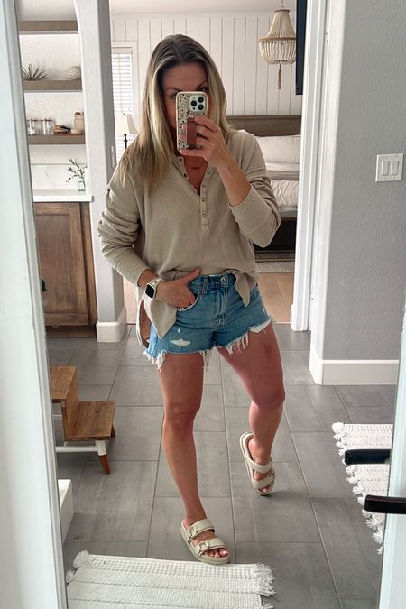 20% off my absolute favorite pair of denim shorts ((best fit- true to size)), sandals & tank and 25% off sitewide aerie (my Henley) this weekend!! Hurry before sizes sell out!!! 

#denimshorts #jeanshorts #momfashion #springfashion

#LTKSpringSale #LTKsalealert #LTKover40