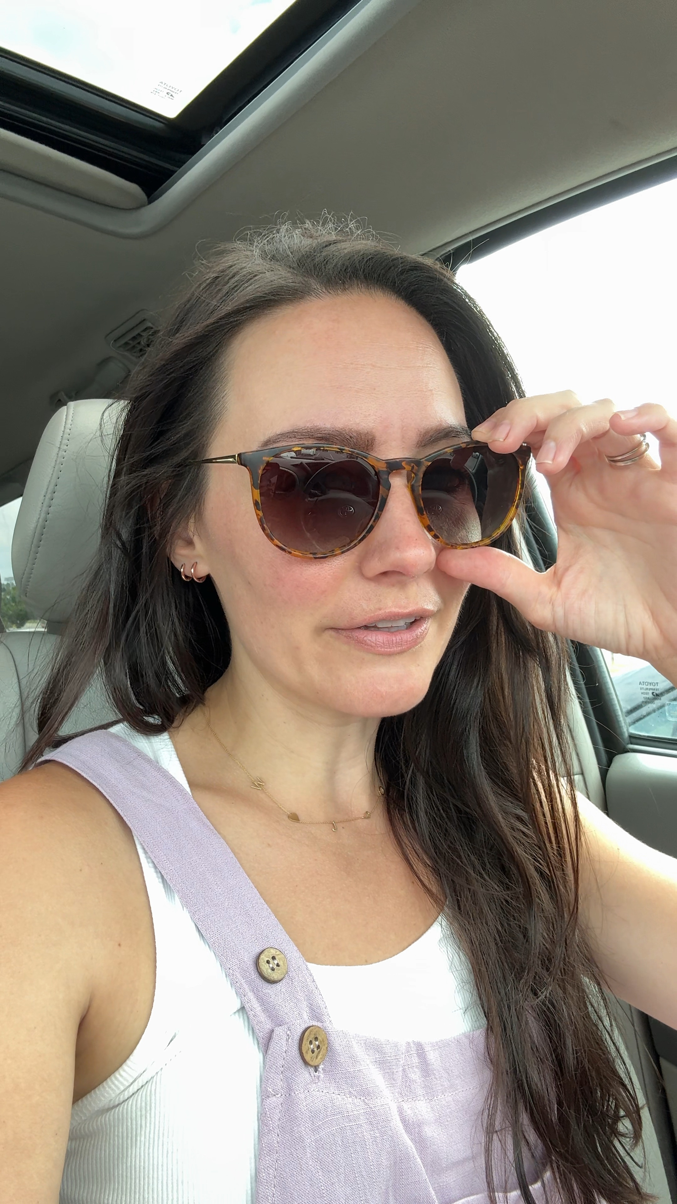 These $13 Amazon sunglasses are SO NICE. I don’t know why I thought they’d be super cheap feeling for $13, but they’re nice quality!! 



#LTKVideo #LTKBeauty #LTKStyleTip